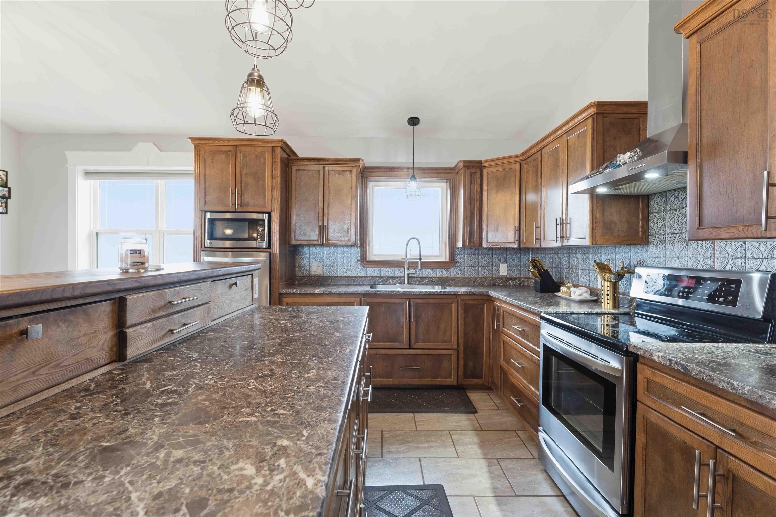 $474,000.00: 1476 Highway 360, Garland