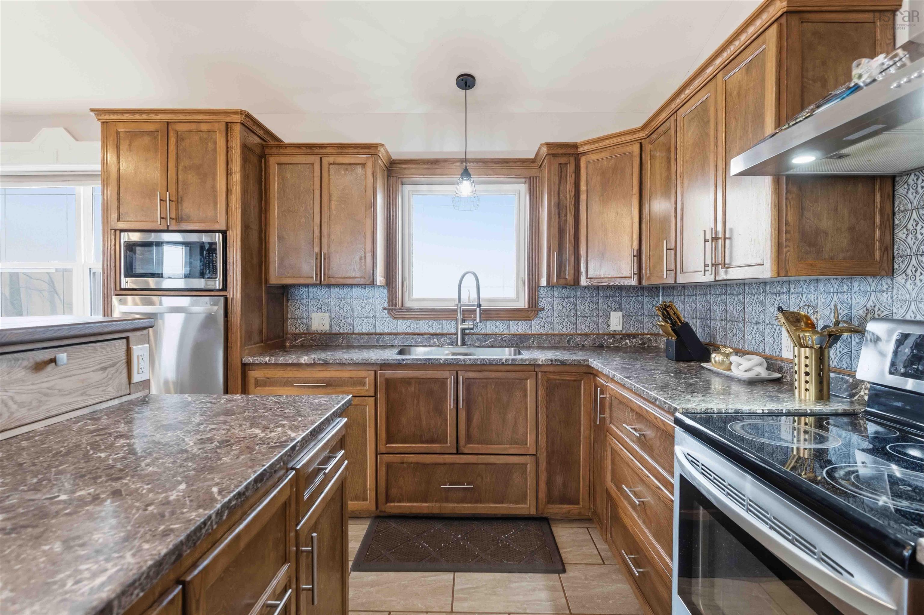 $474,000.00: 1476 Highway 360, Garland