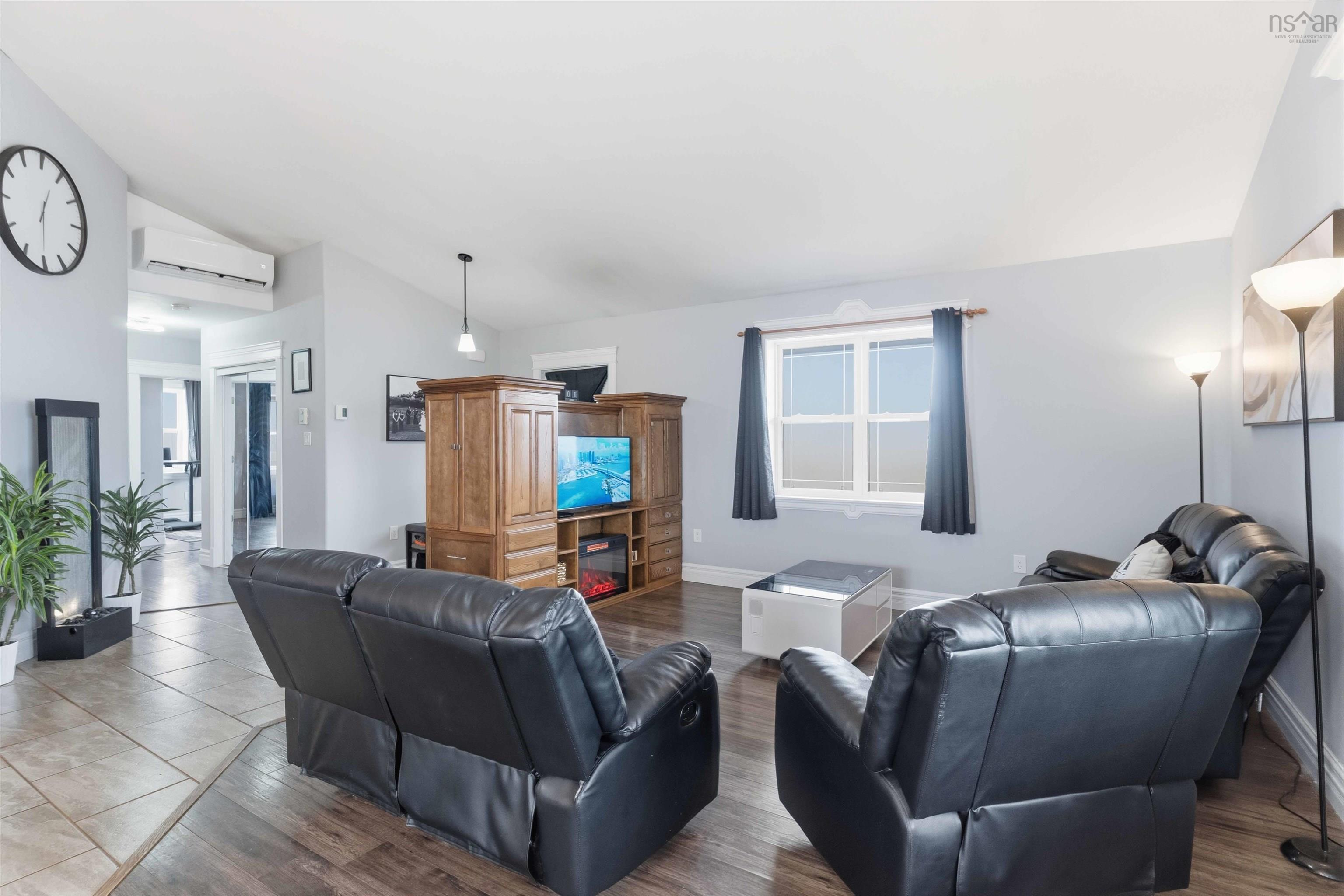$474,000.00: 1476 Highway 360, Garland