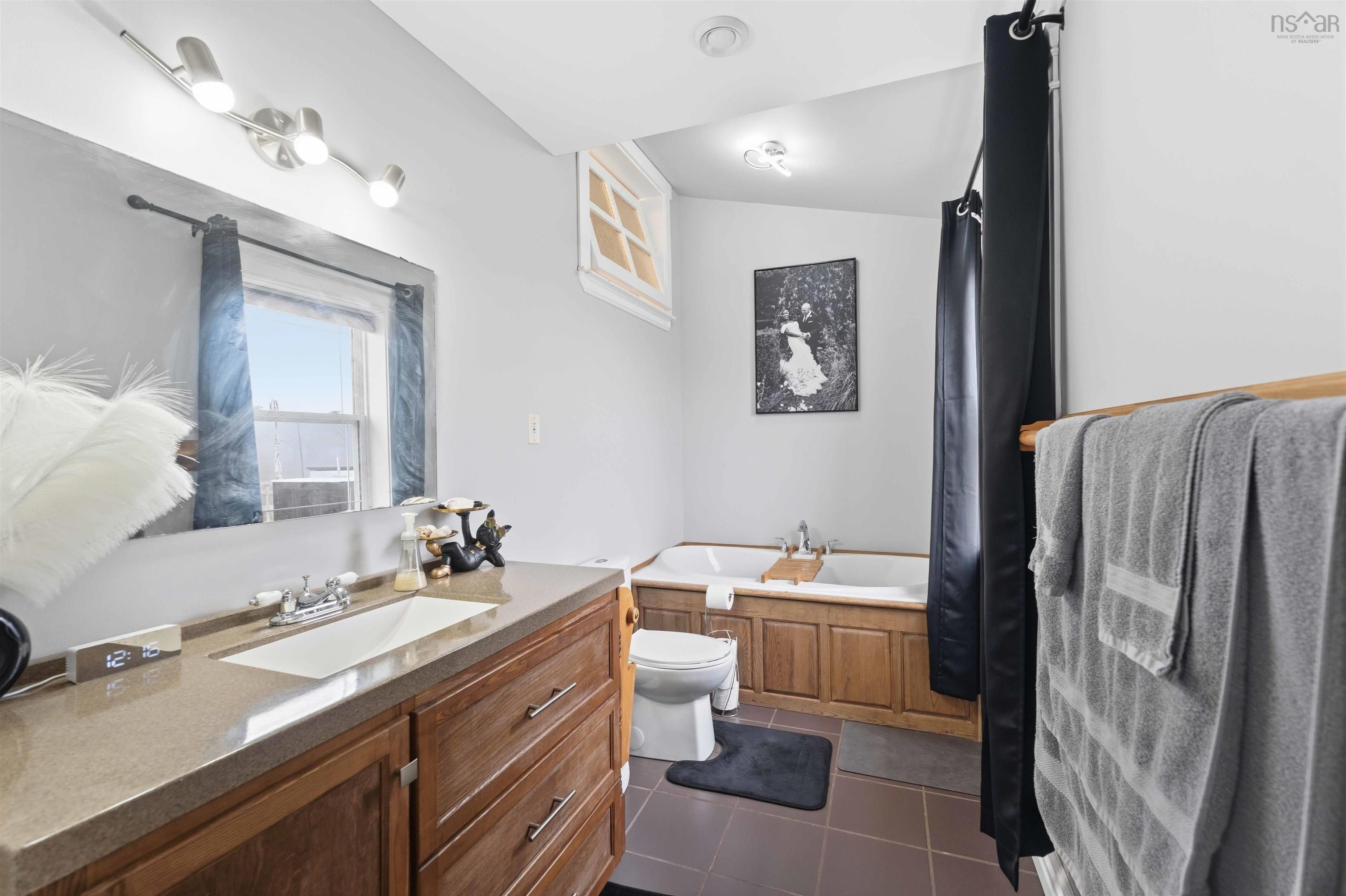 $474,000.00: 1476 Highway 360, Garland