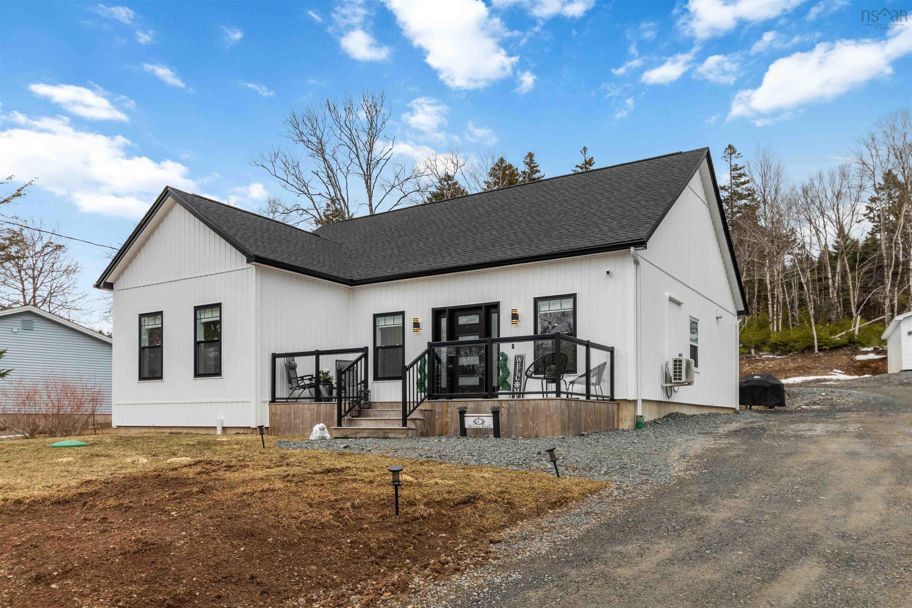 $879,000.00: 30 Cove Road, East Uniacke