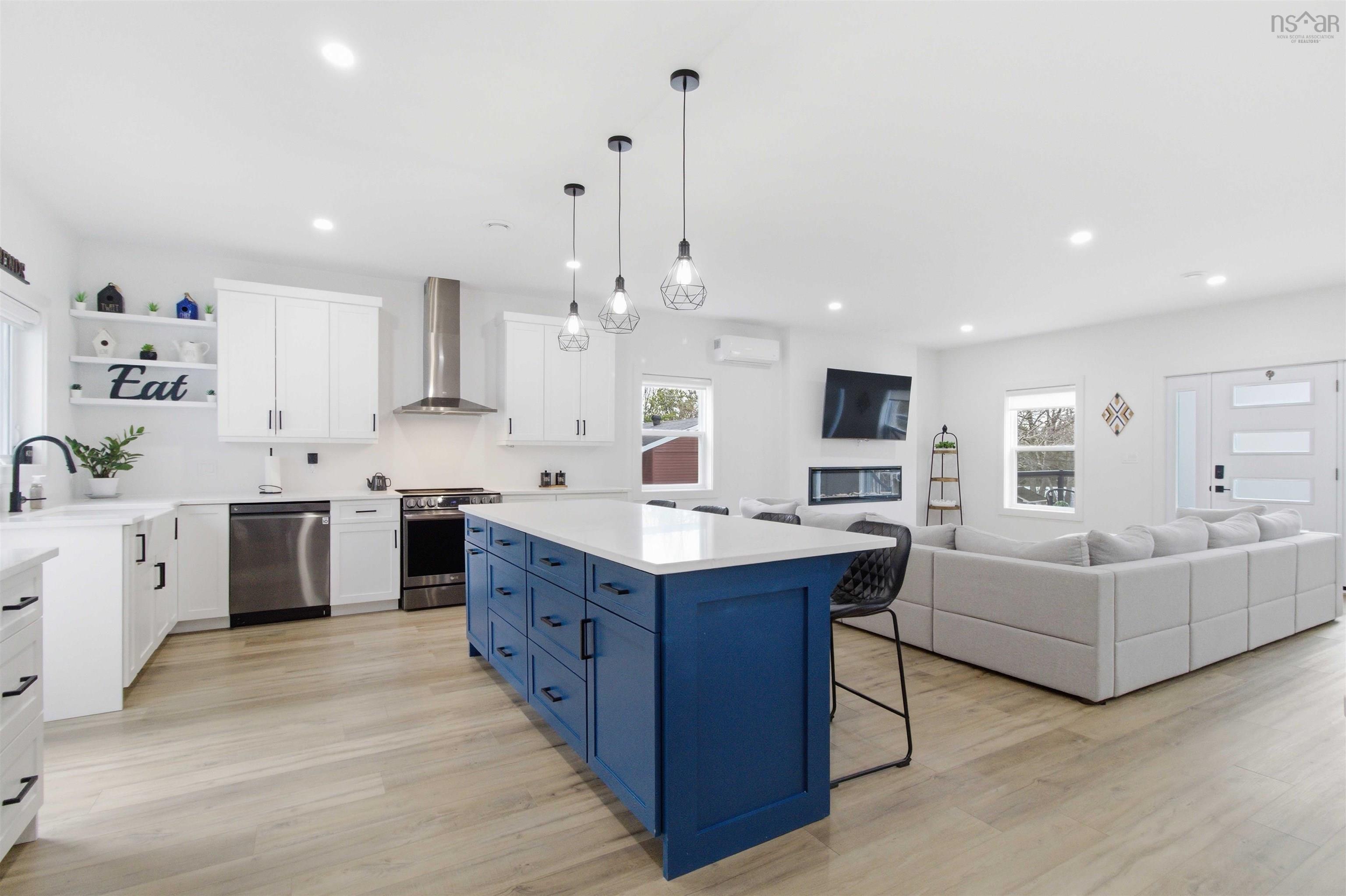 $879,000.00: 30 Cove Road, East Uniacke