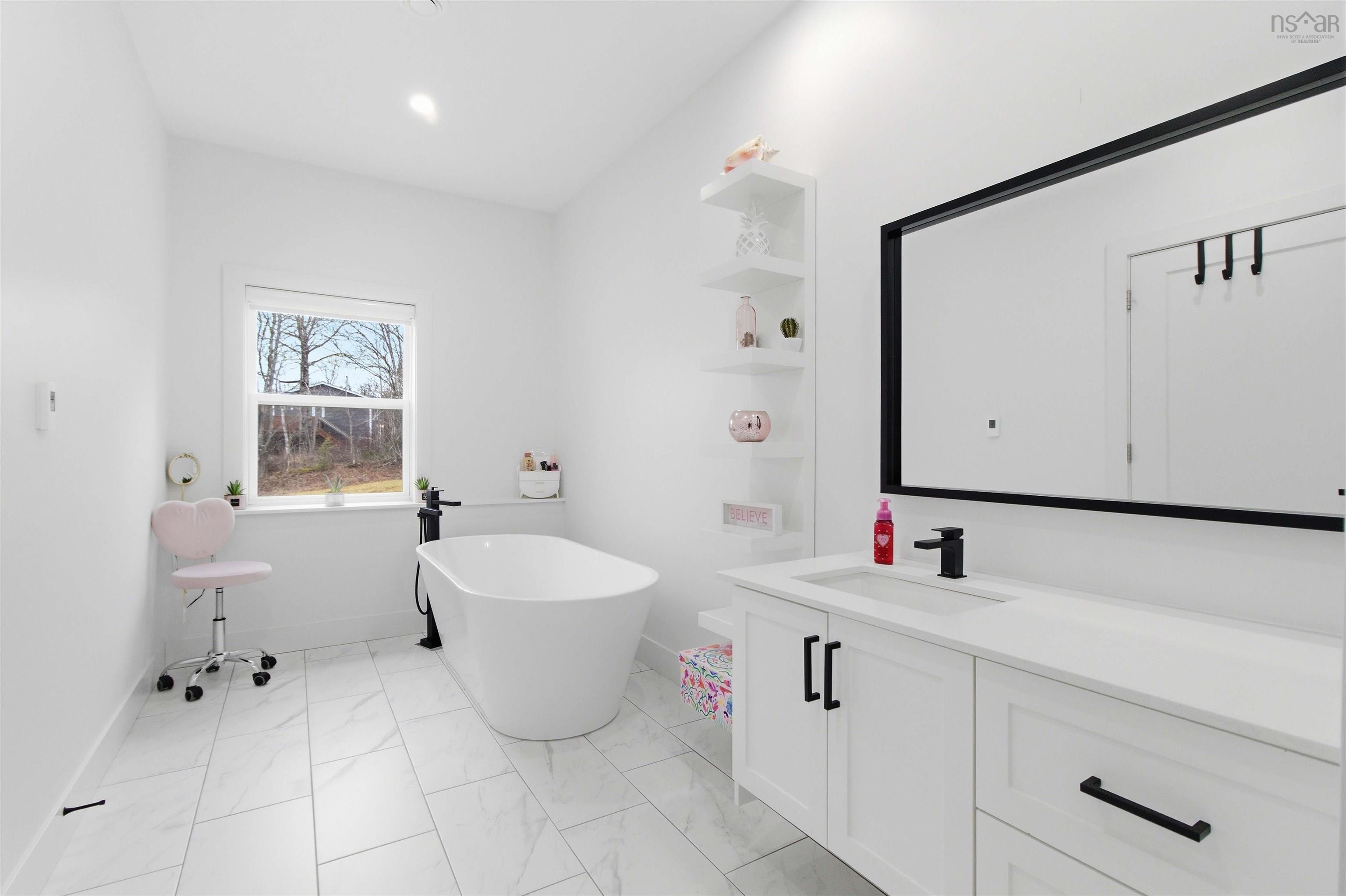 $879,000.00: 30 Cove Road, East Uniacke