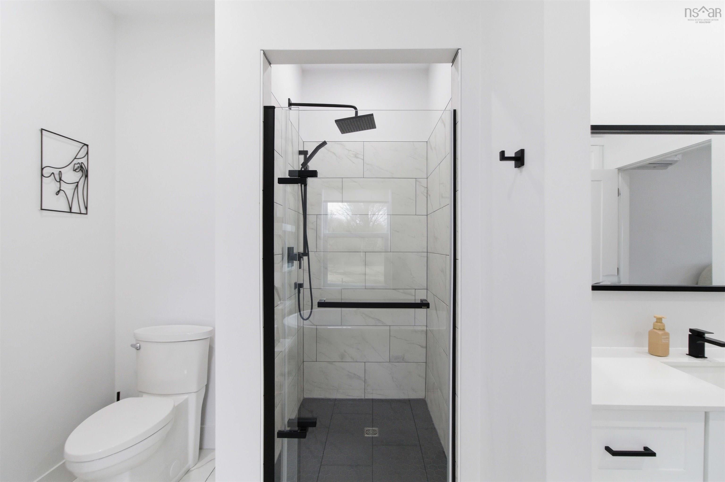 $879,000.00: 30 Cove Road, East Uniacke