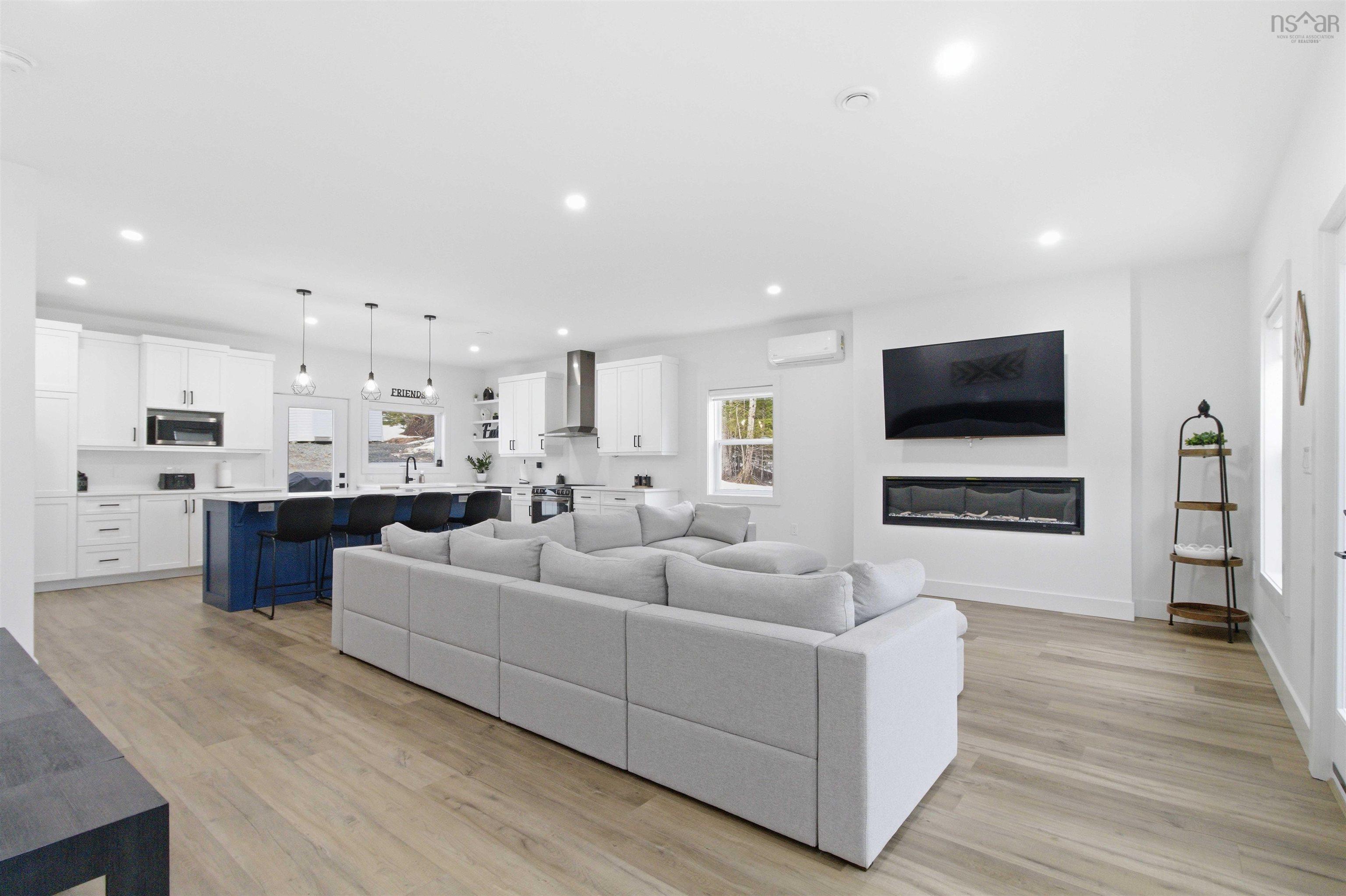 $879,000.00: 30 Cove Road, East Uniacke