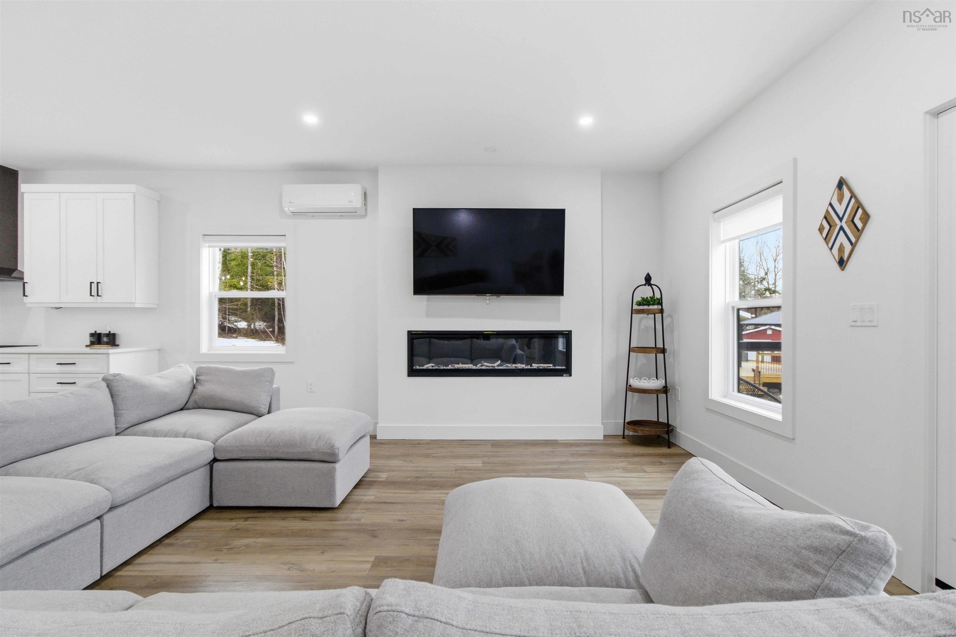 $879,000.00: 30 Cove Road, East Uniacke