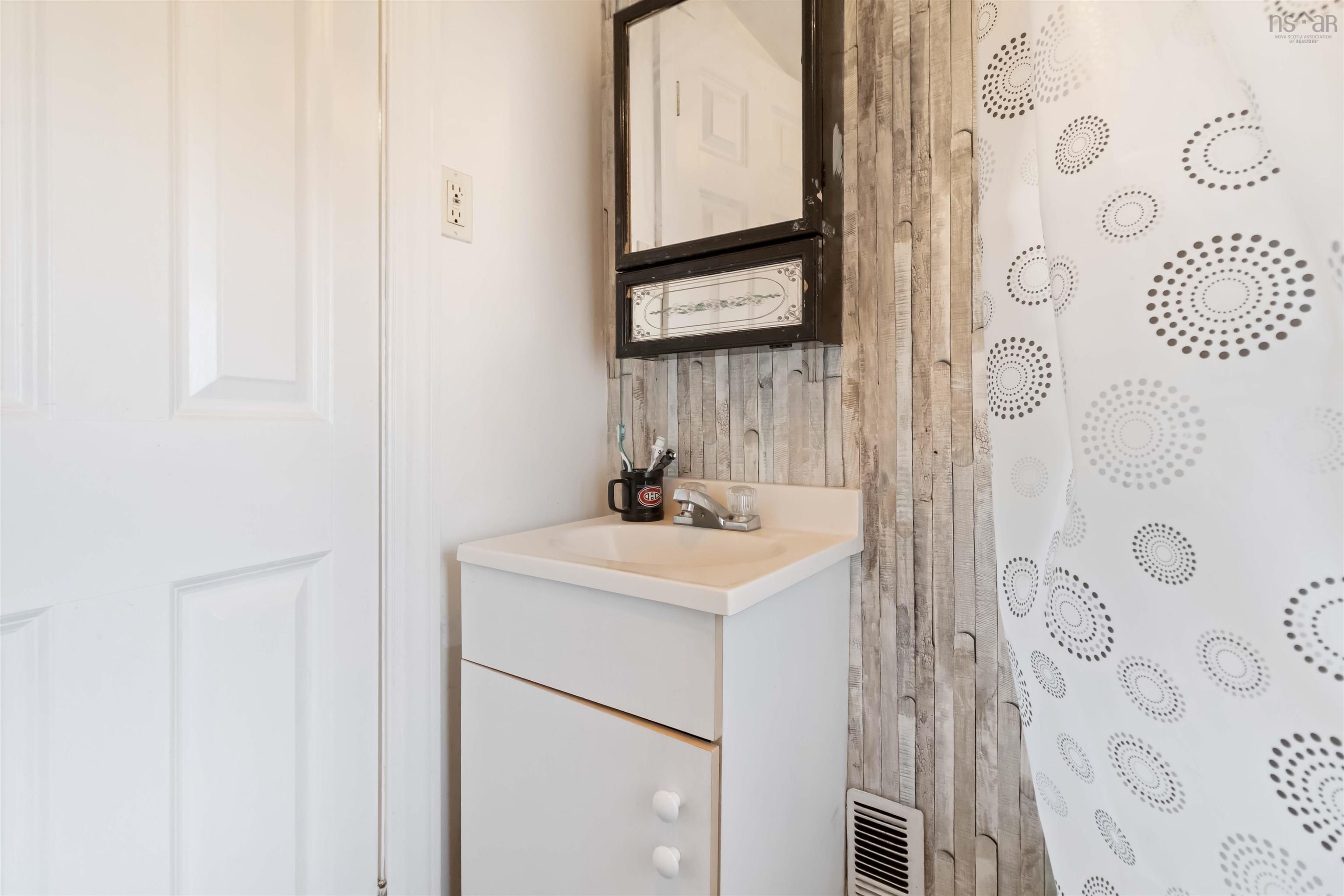 $359,900.00: 4 Hayes Street, Halifax