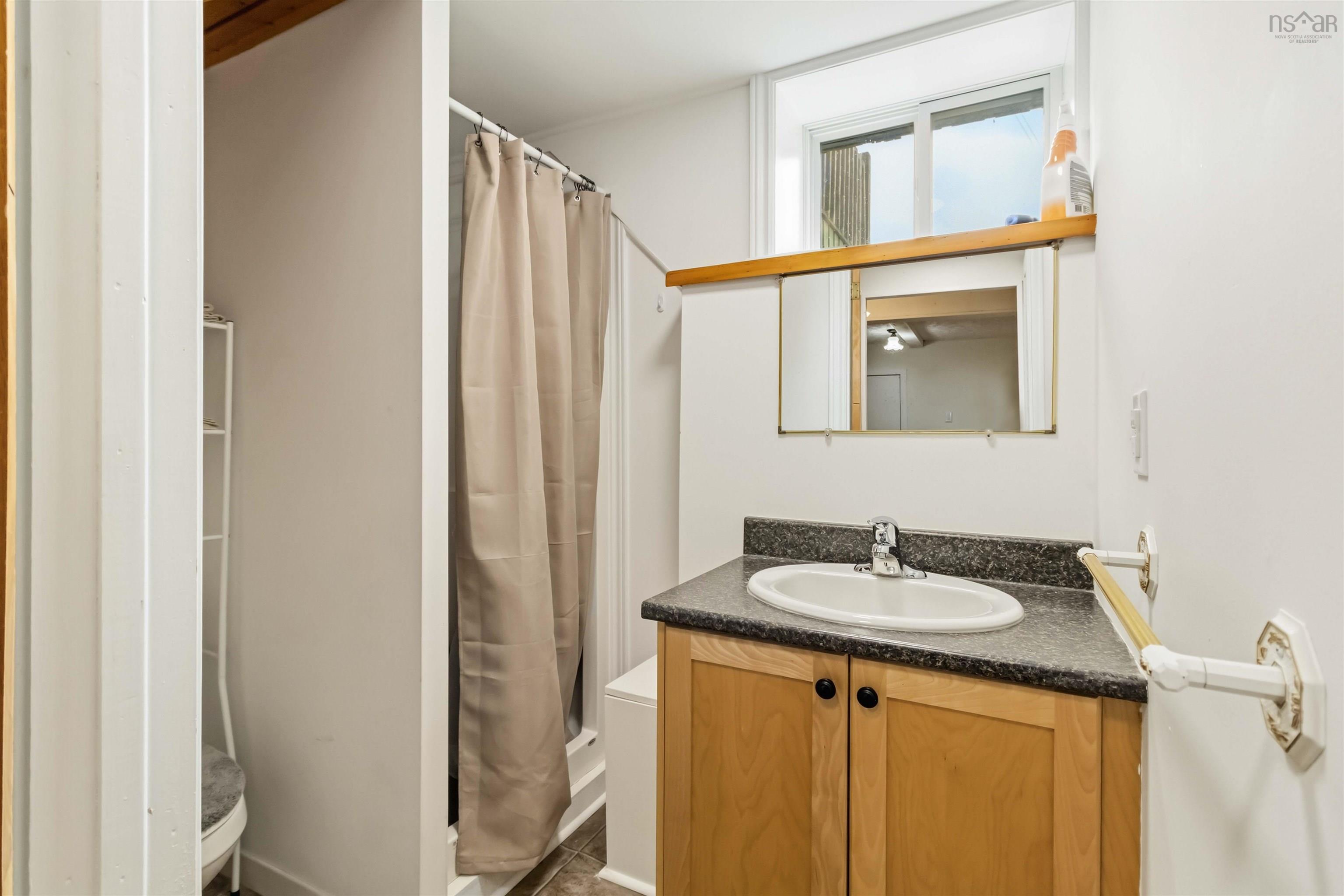 $550,000.00: 1922 Hammonds Plains Road, Hammonds Plains