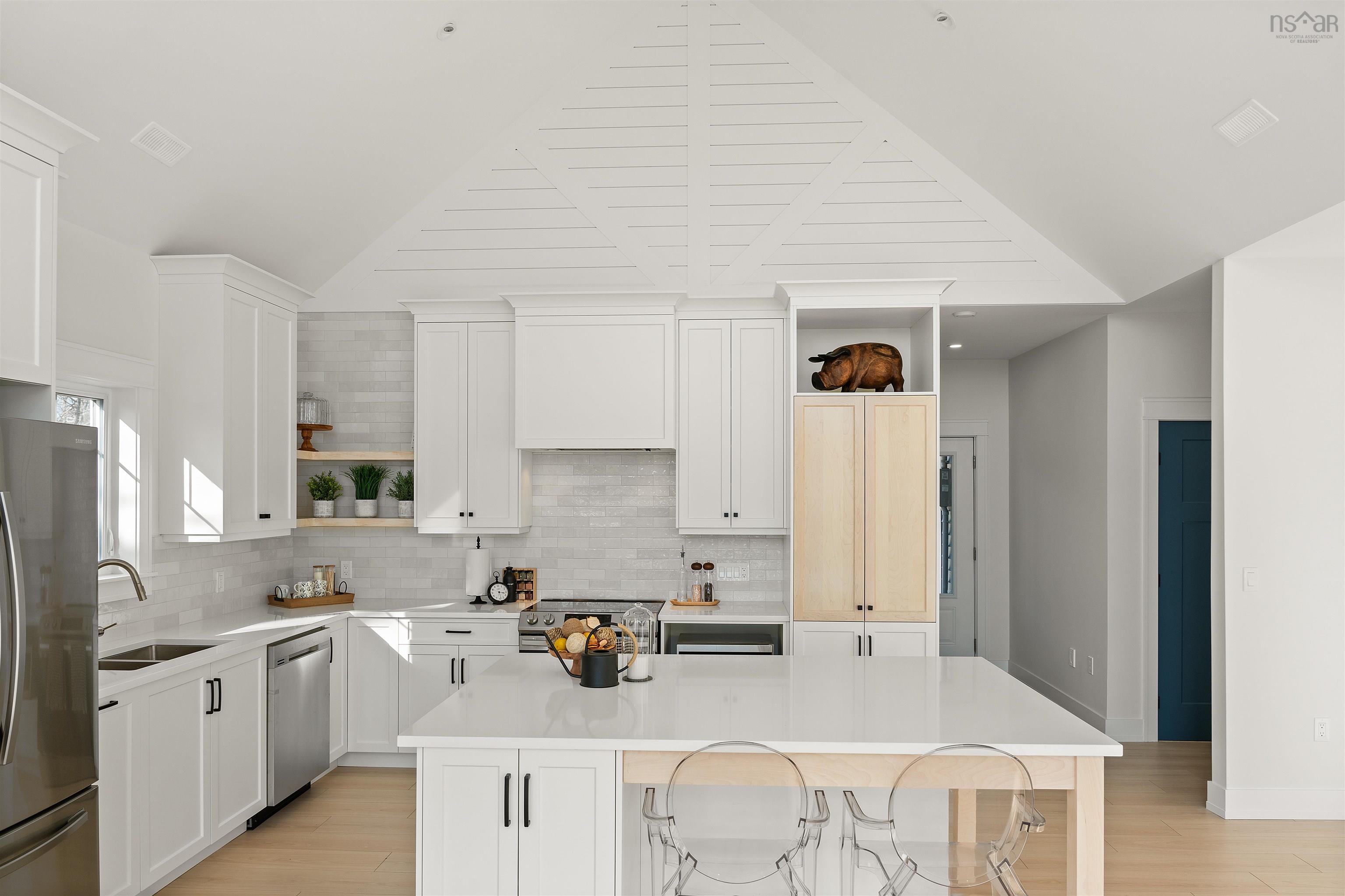 $717,000.00: 667 Shad Point Parkway, Blind Bay