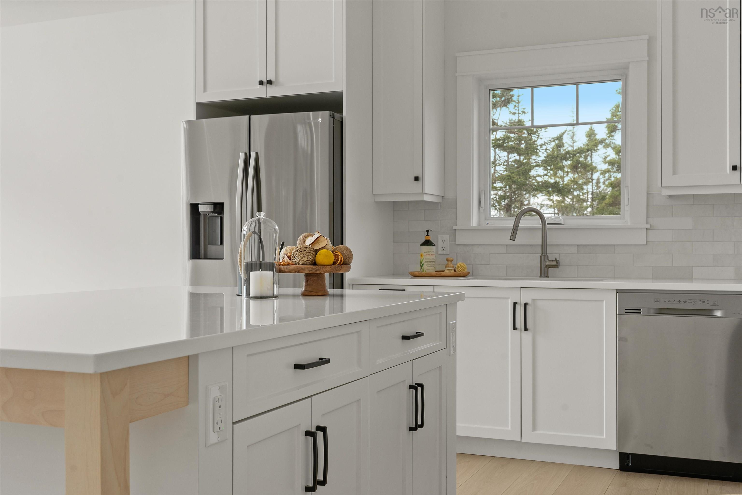 $717,000.00: 667 Shad Point Parkway, Blind Bay