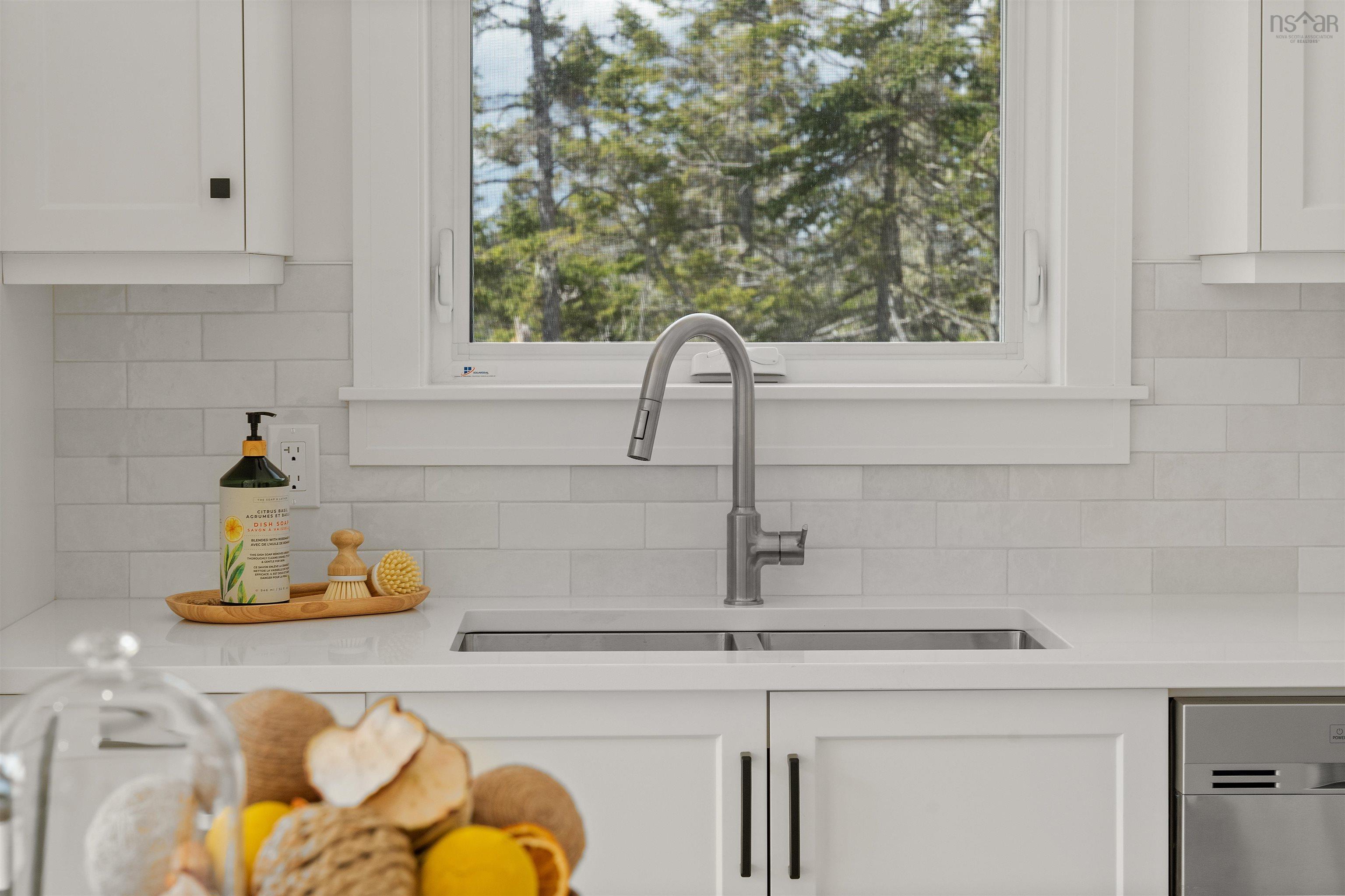 $717,000.00: 667 Shad Point Parkway, Blind Bay