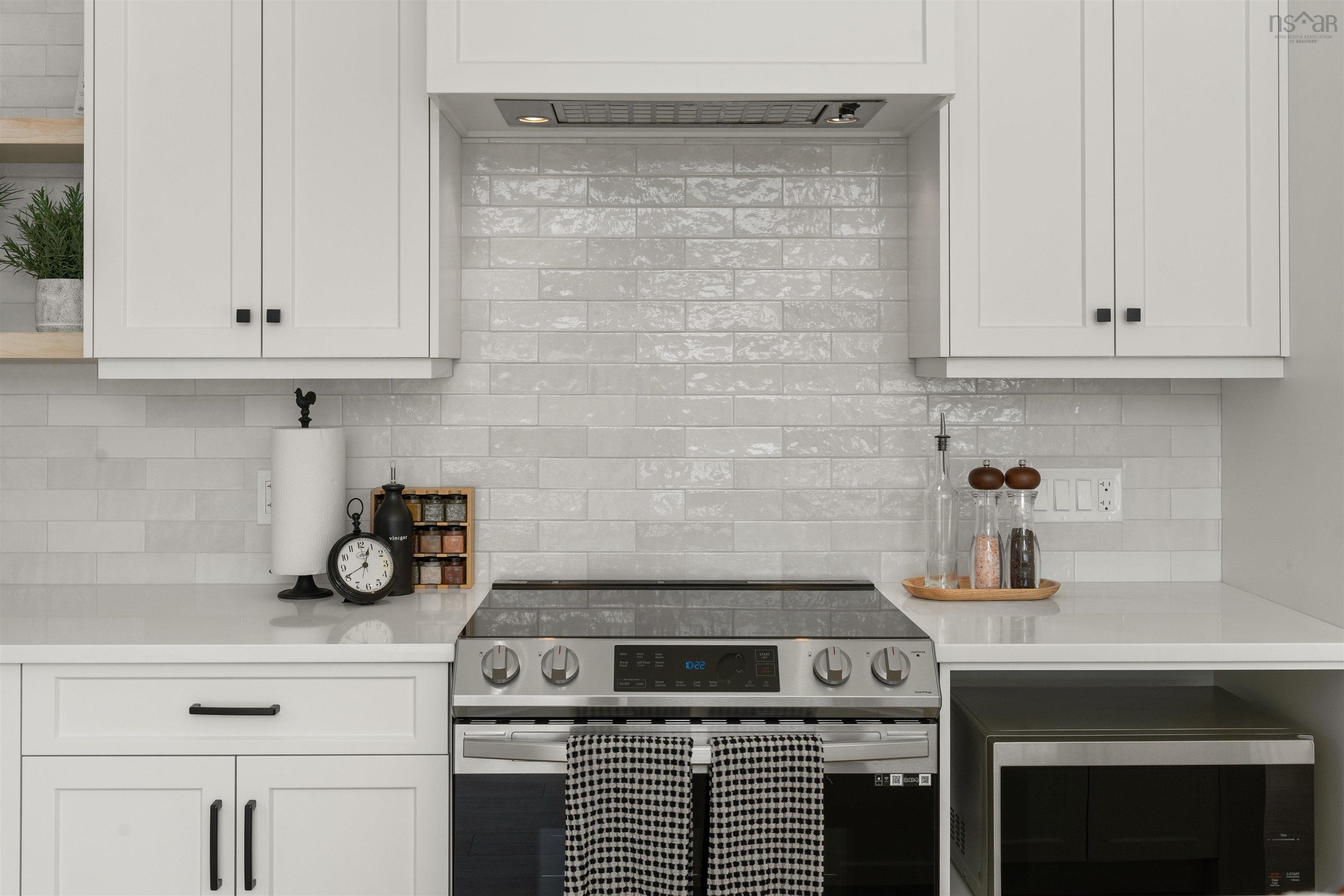 $717,000.00: 667 Shad Point Parkway, Blind Bay