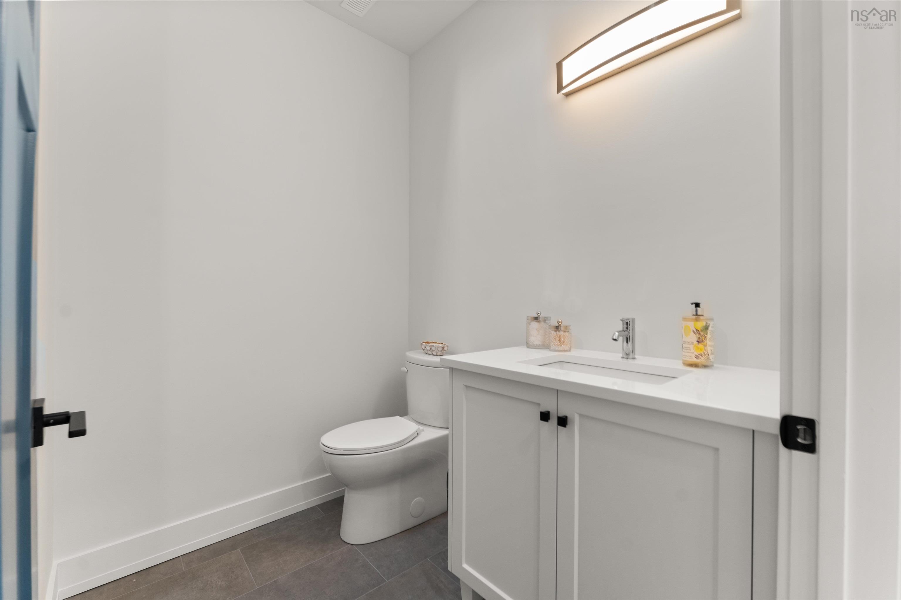 $717,000.00: 667 Shad Point Parkway, Blind Bay