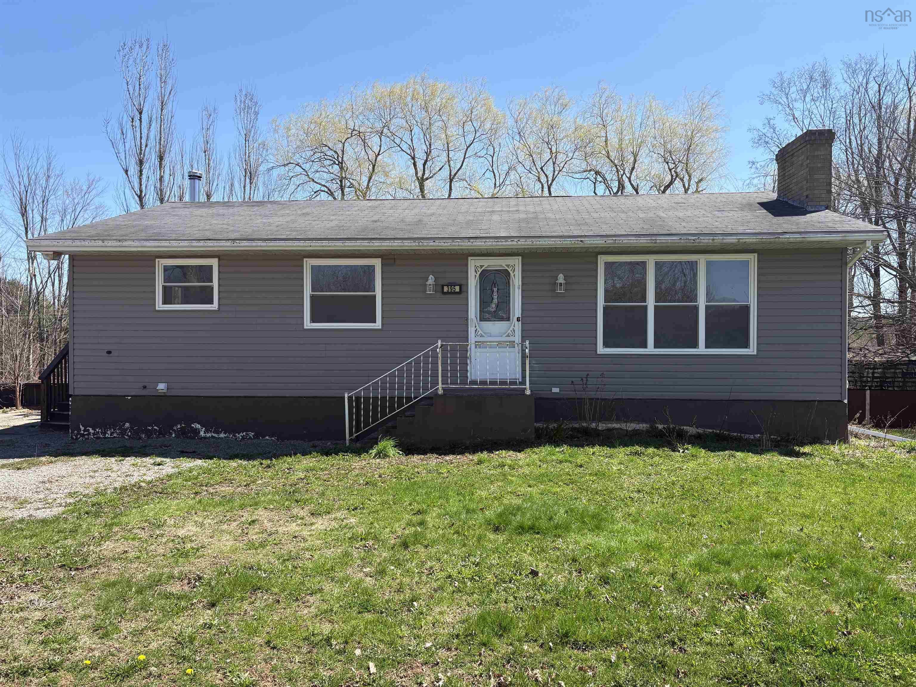 $399,900.00: 395 College Road, Windsor