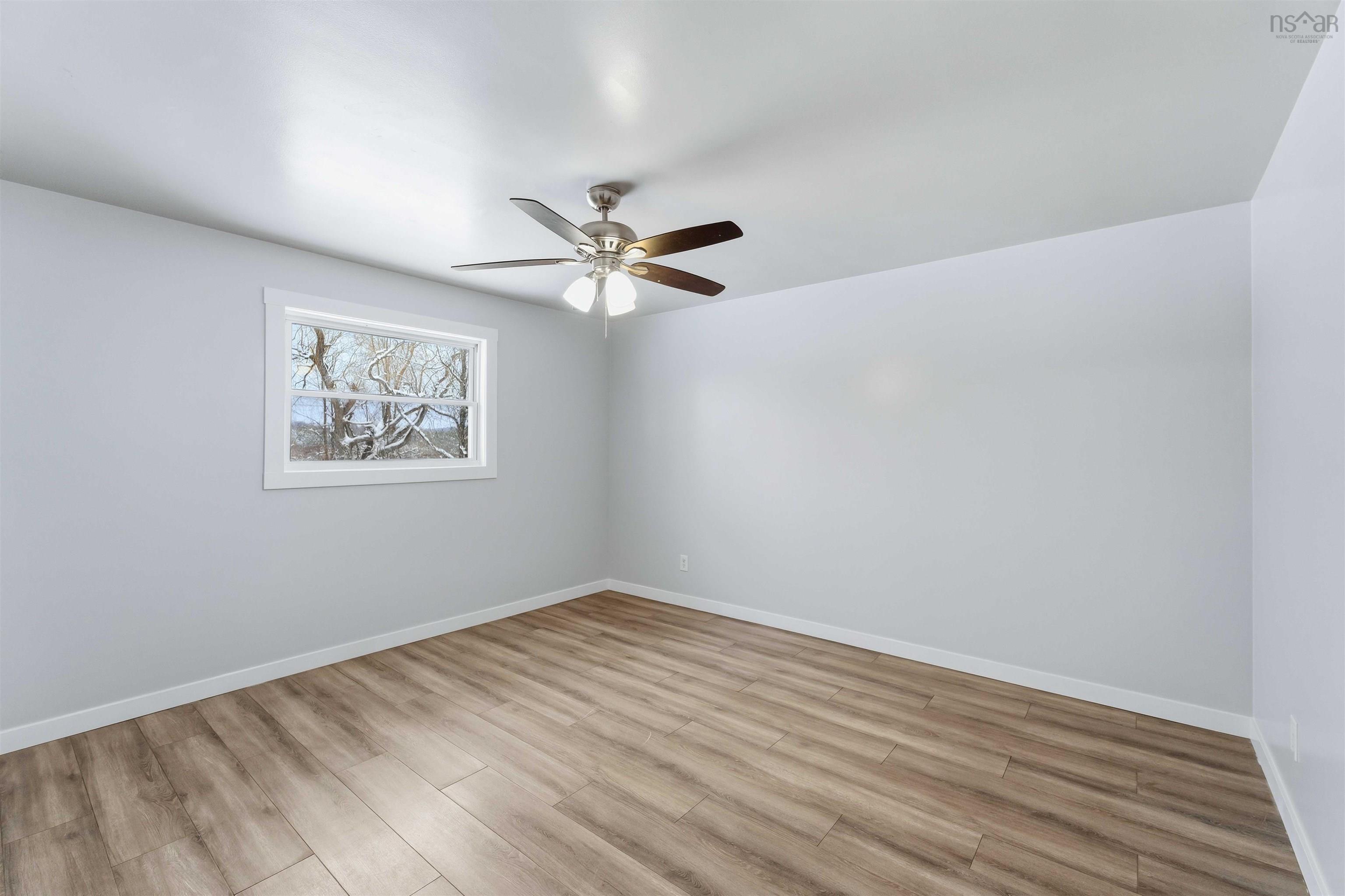 $399,900.00: 395 College Road, Windsor