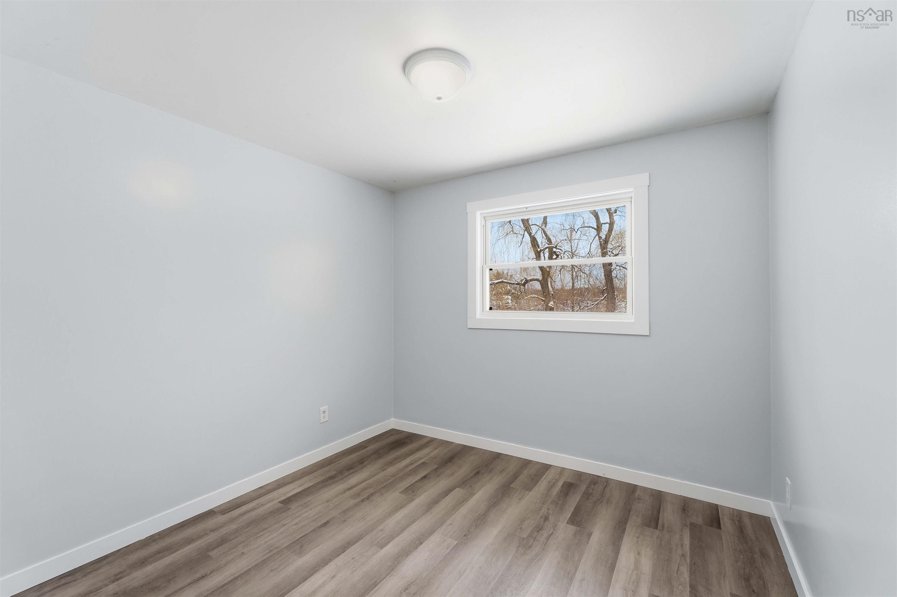 $399,900.00: 395 College Road, Windsor