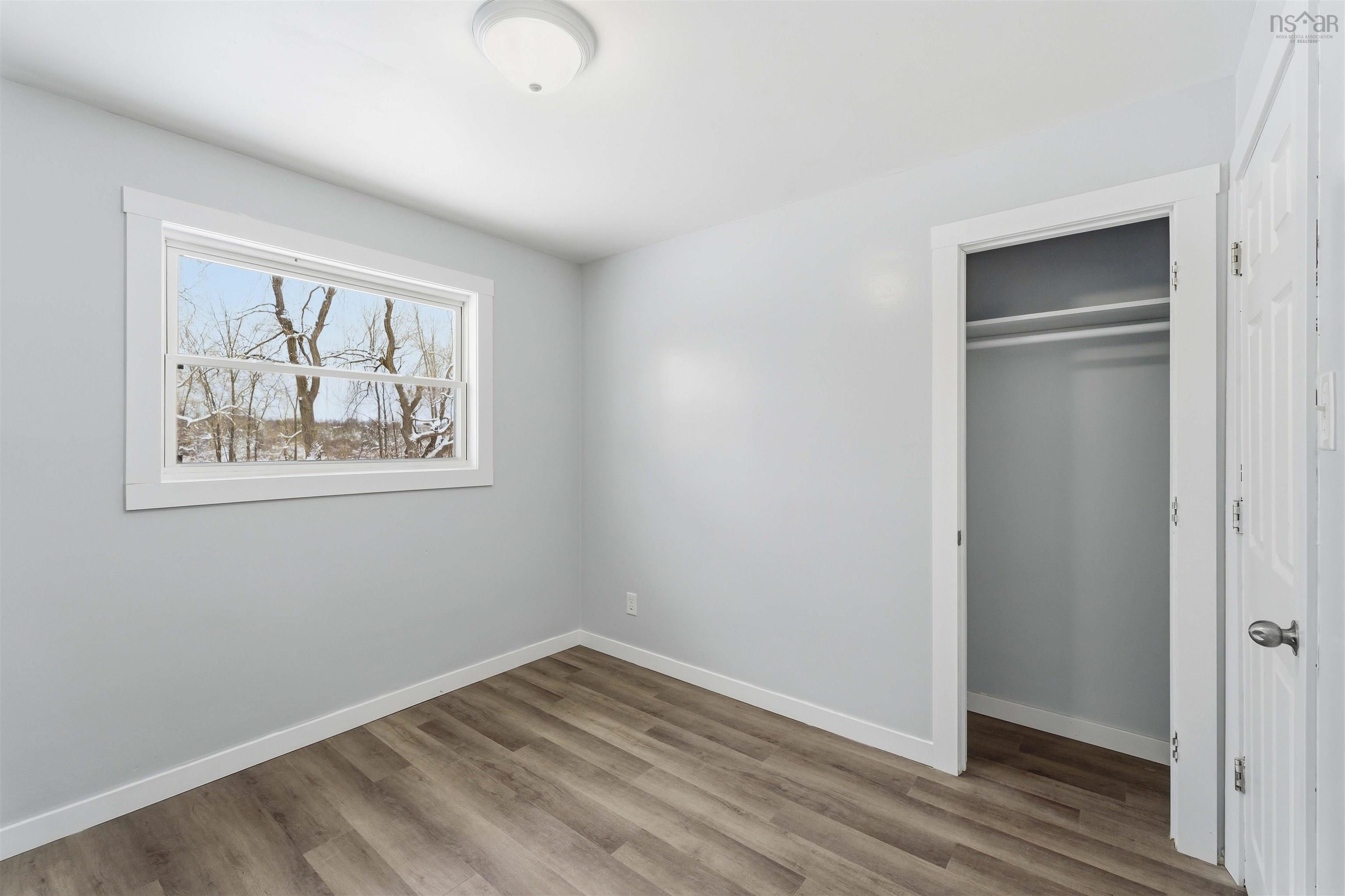 $399,900.00: 395 College Road, Windsor