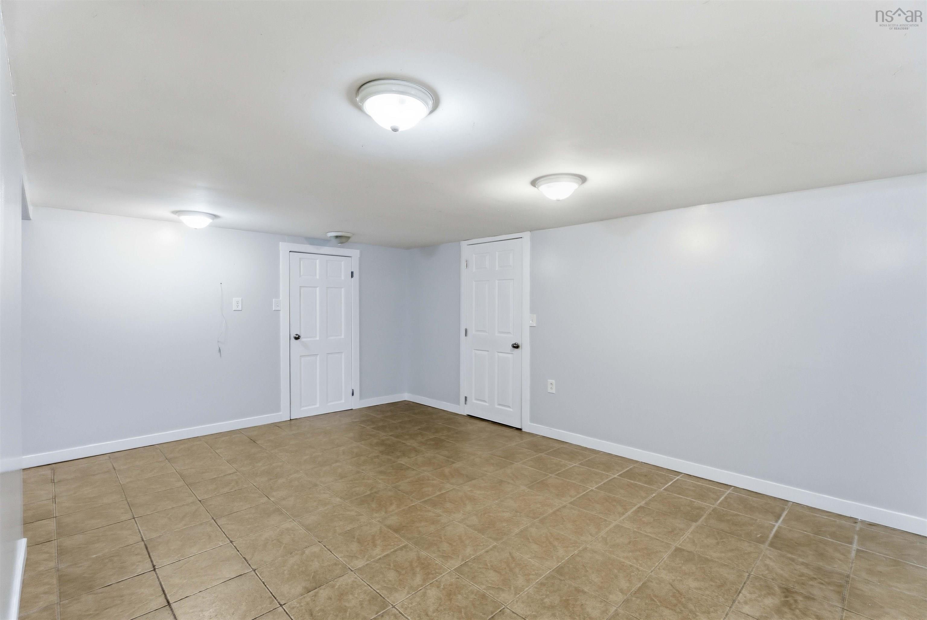 $399,900.00: 395 College Road, Windsor