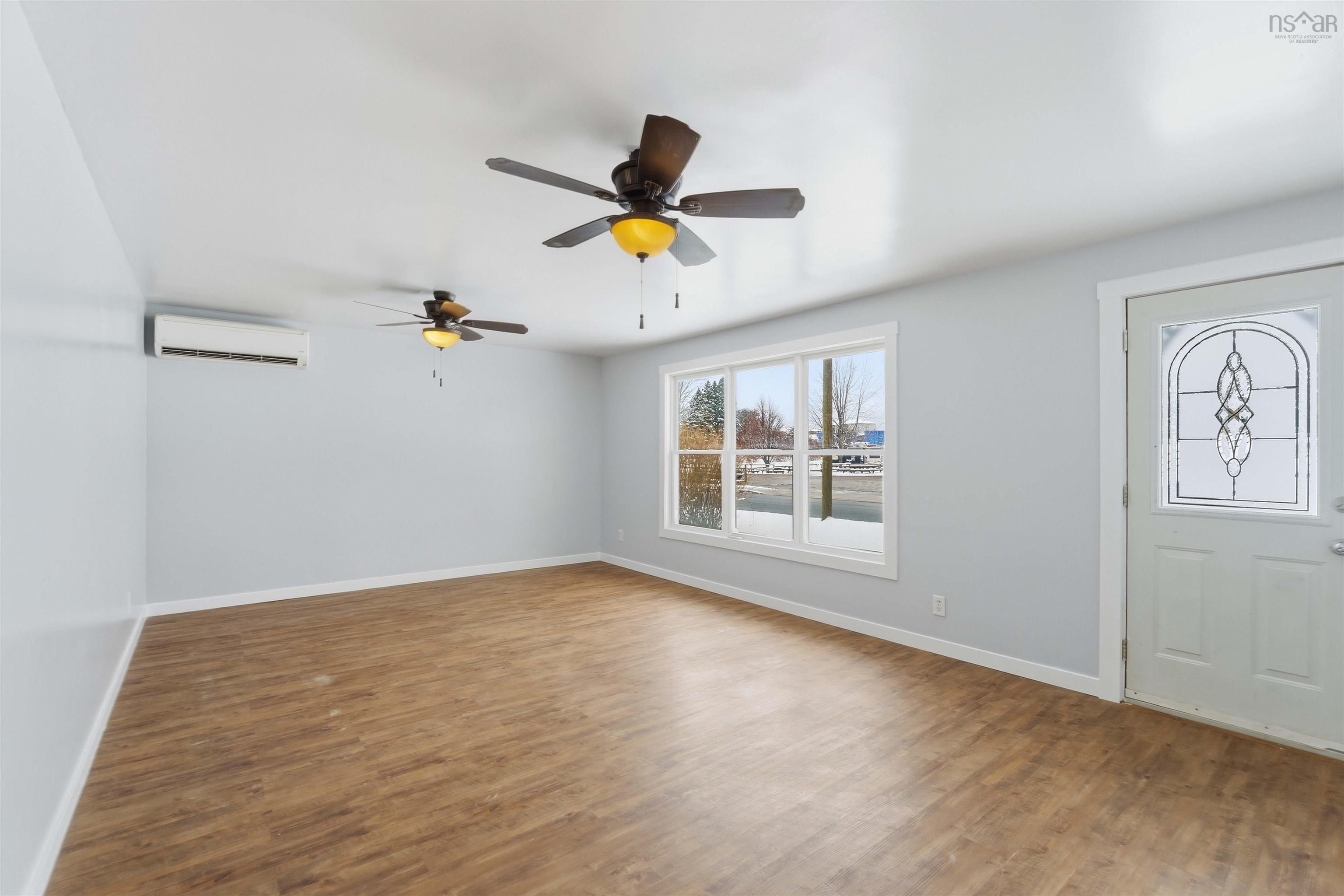 $399,900.00: 395 College Road, Windsor