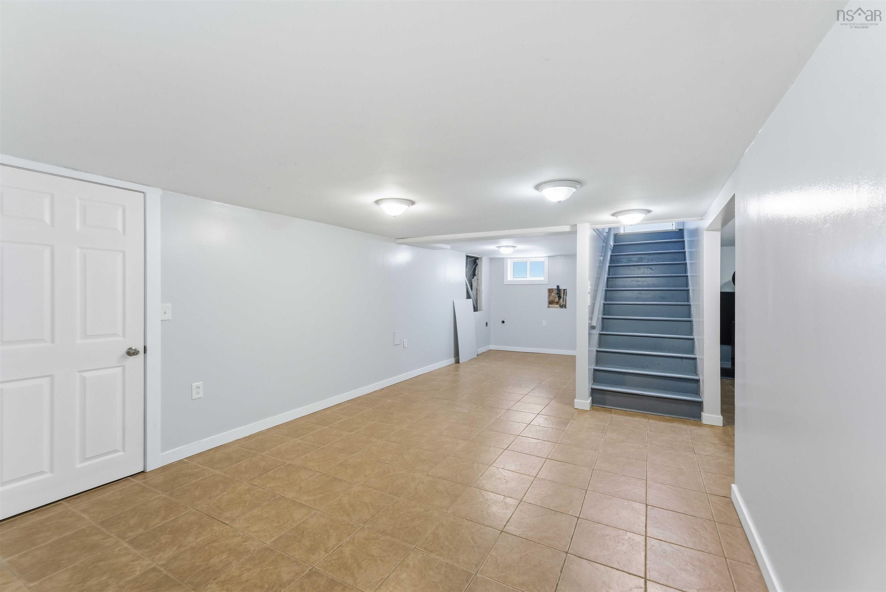 $399,900.00: 395 College Road, Windsor