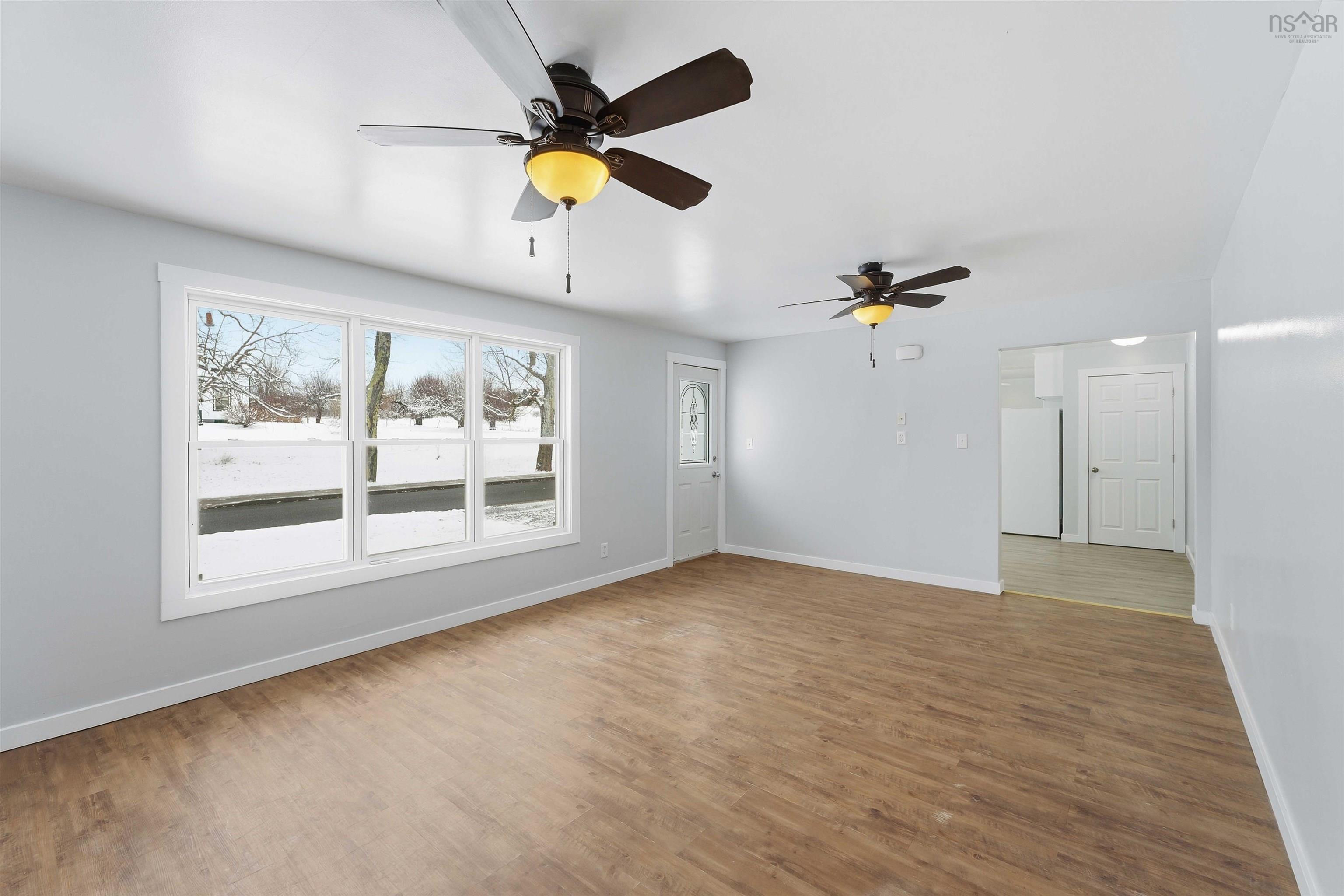 $399,900.00: 395 College Road, Windsor