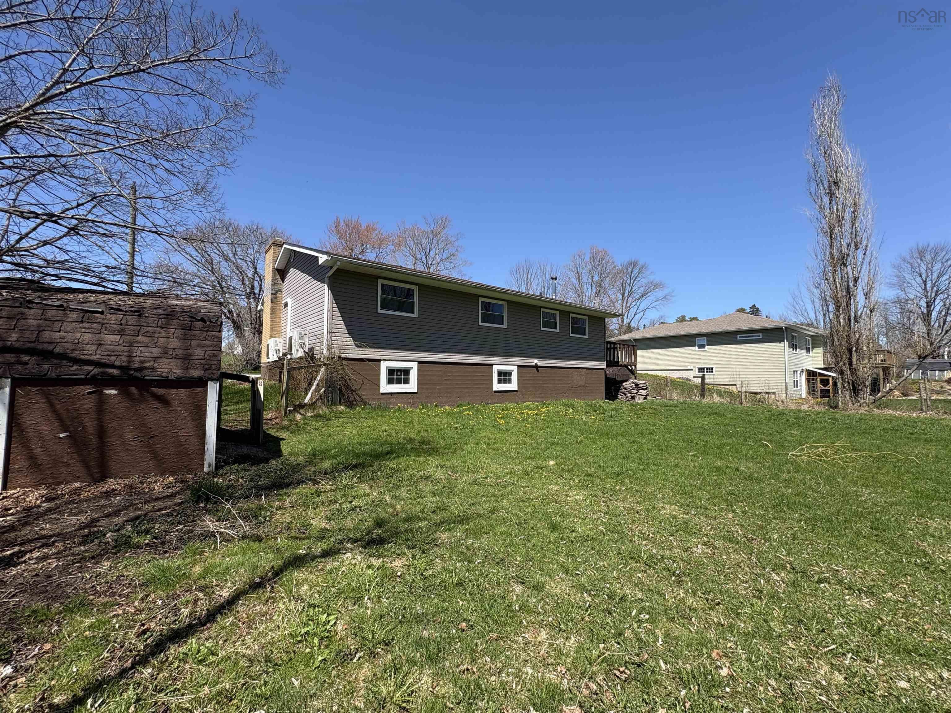 $399,900.00: 395 College Road, Windsor