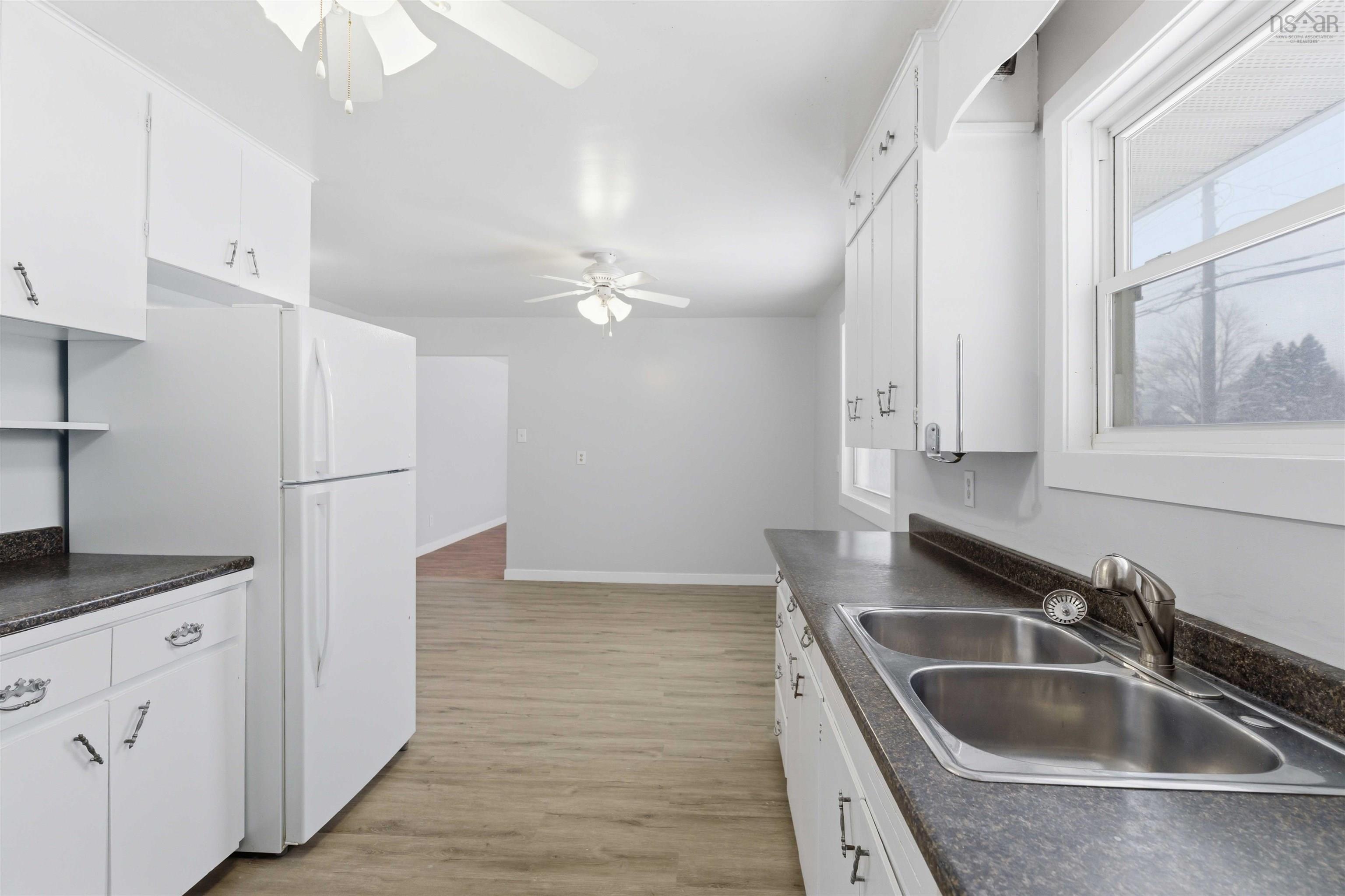 $399,900.00: 395 College Road, Windsor