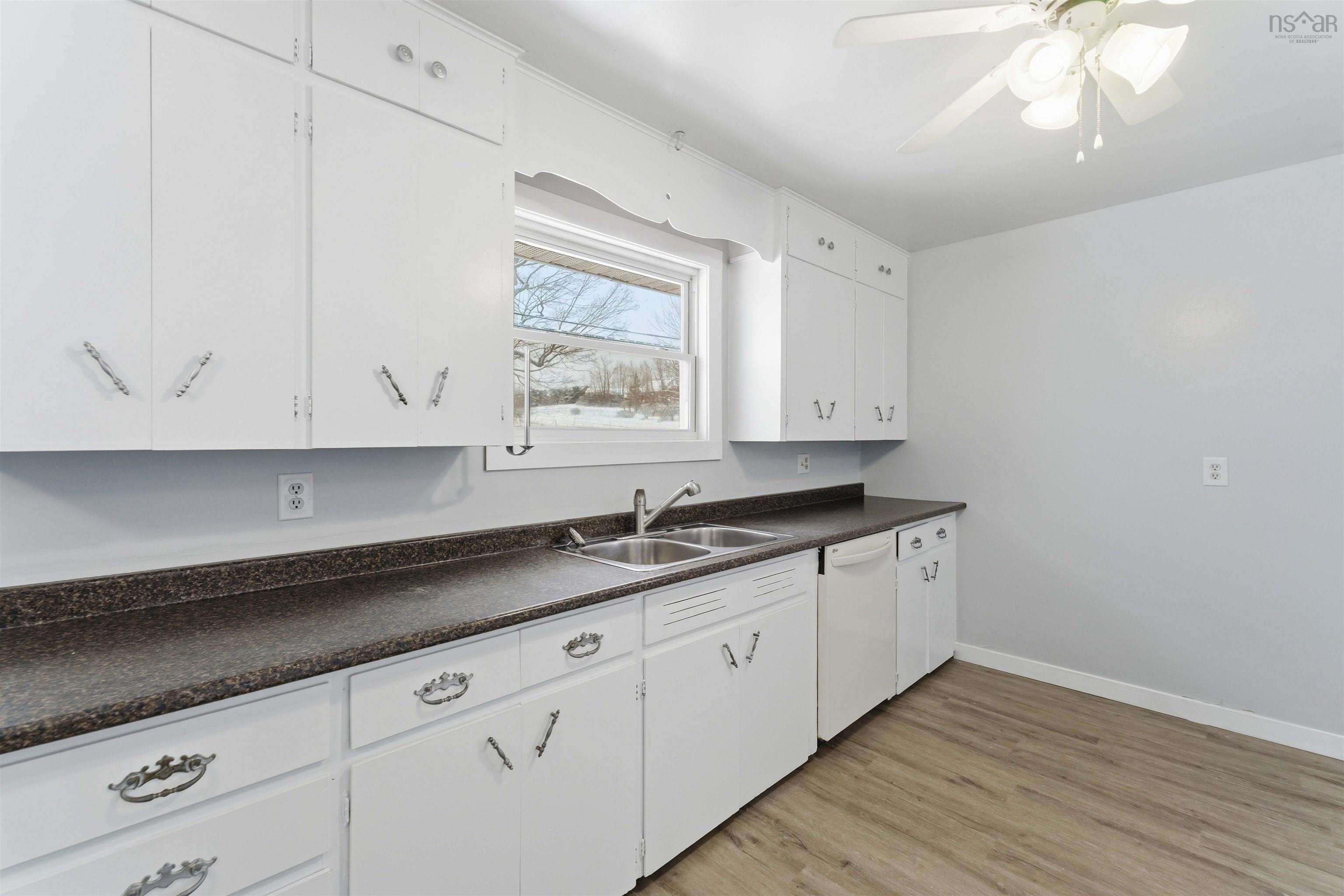 $399,900.00: 395 College Road, Windsor