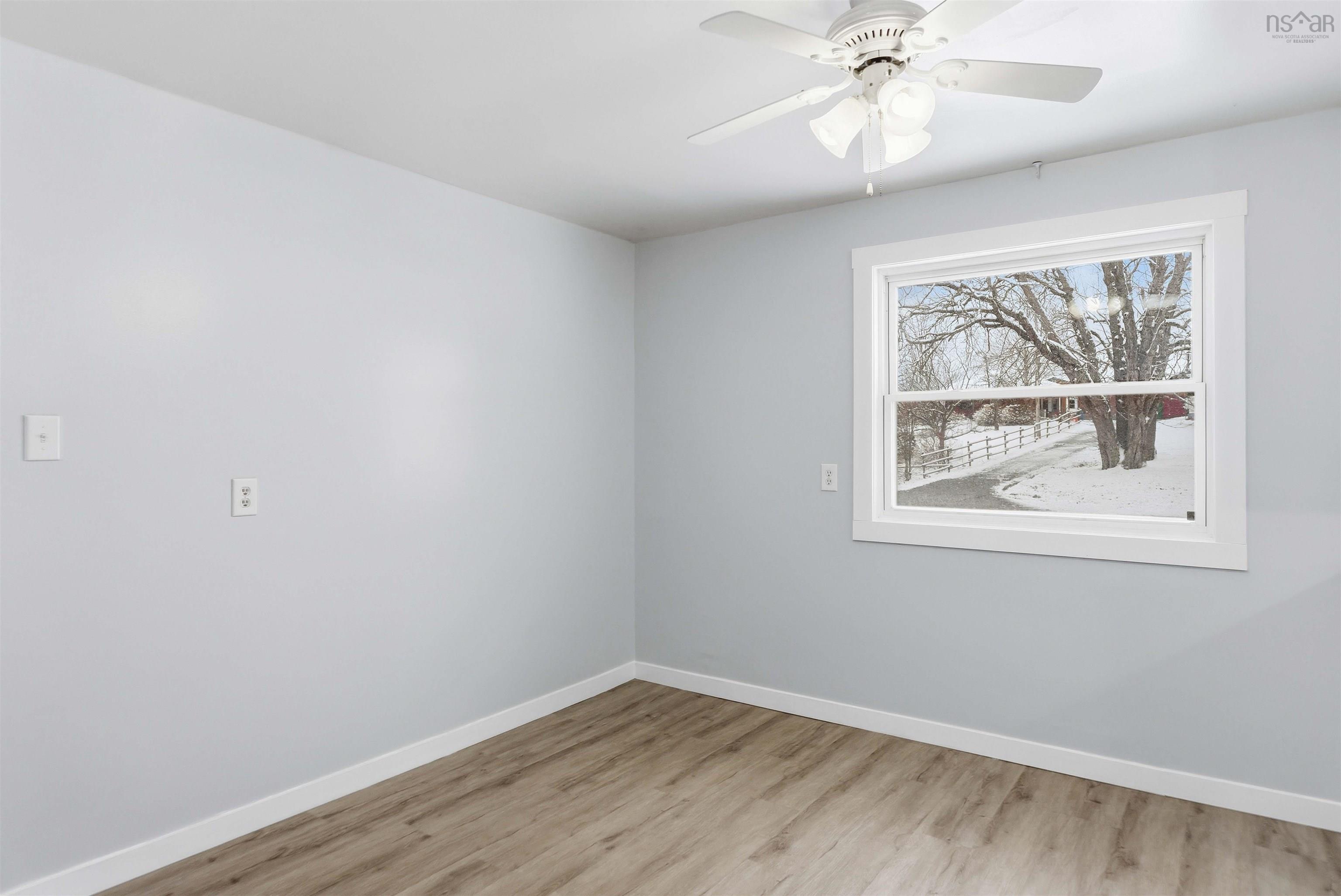 $399,900.00: 395 College Road, Windsor