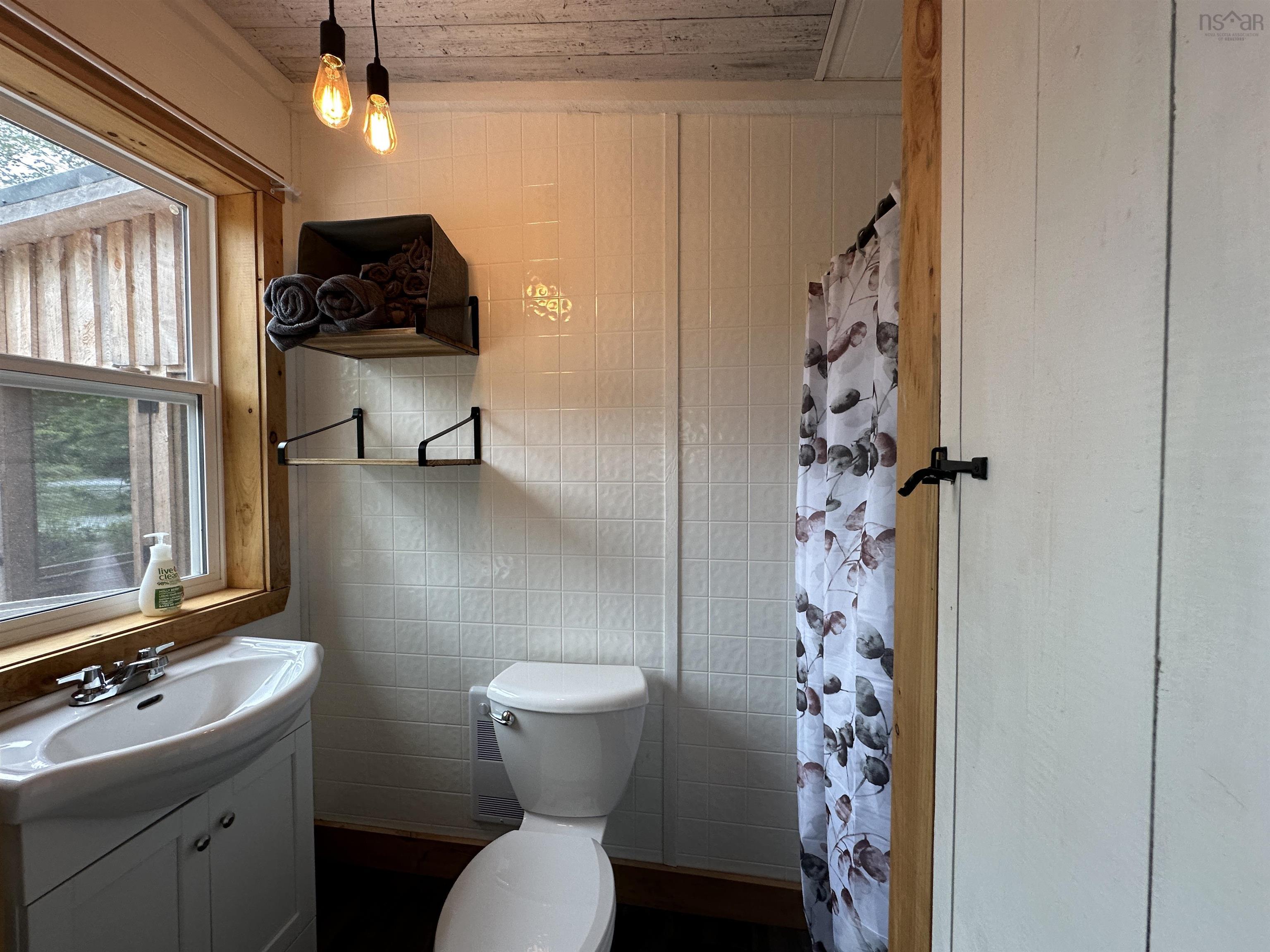 $249,900.00: 223 New Ross Road, Leminster