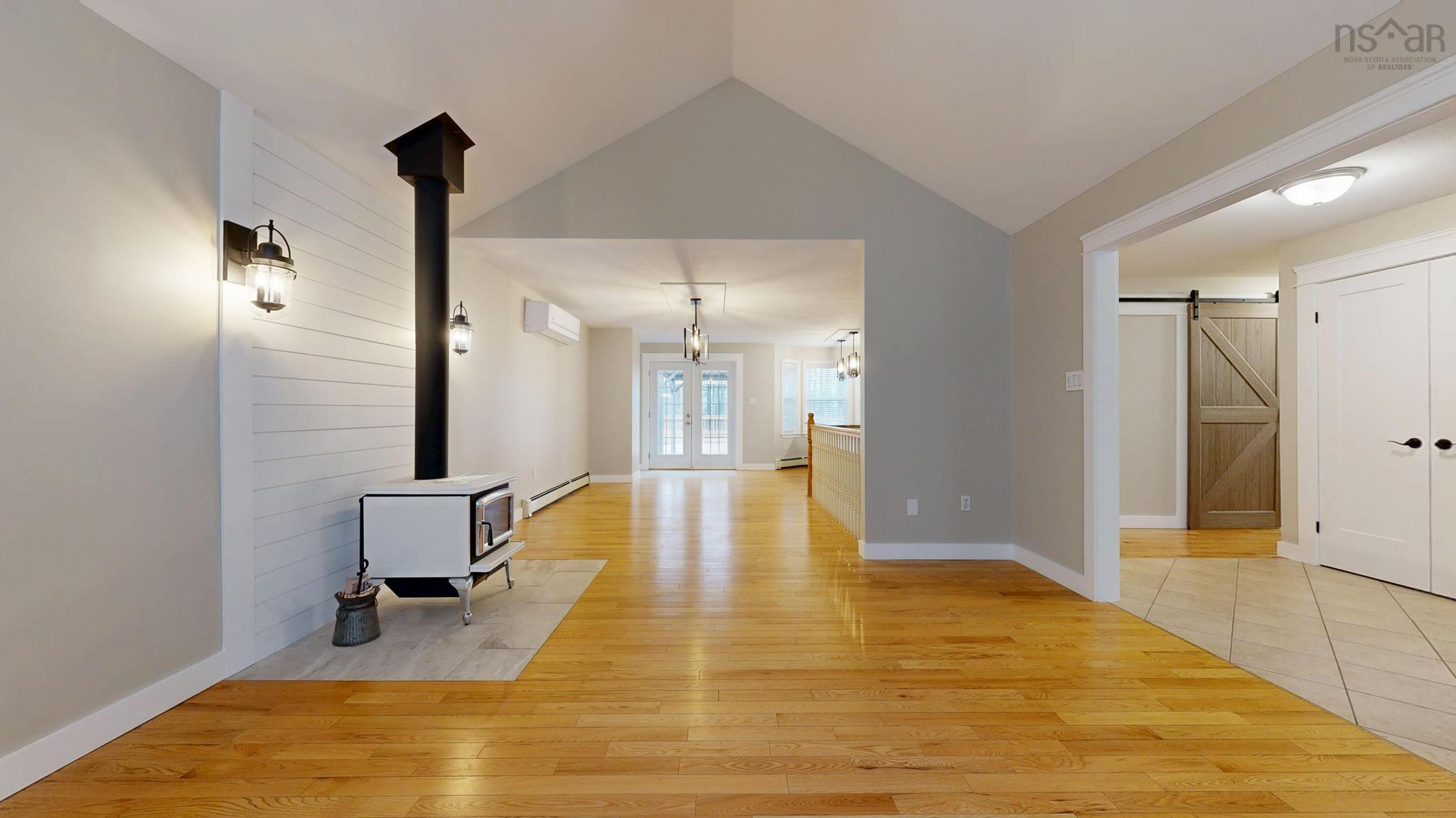 $529,900.00: 1809 Acadia Street, Kingston