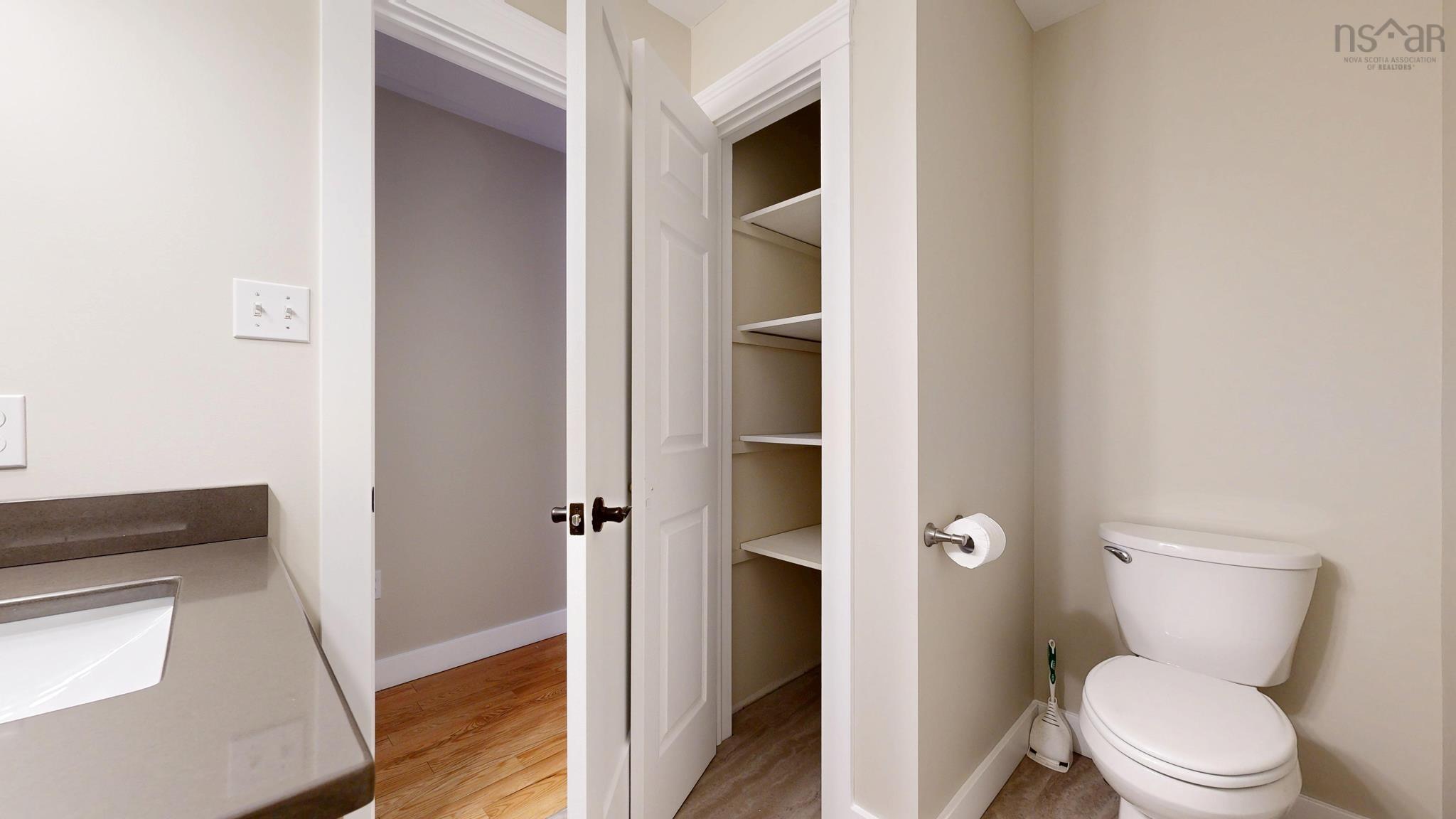 $529,900.00: 1809 Acadia Street, Kingston