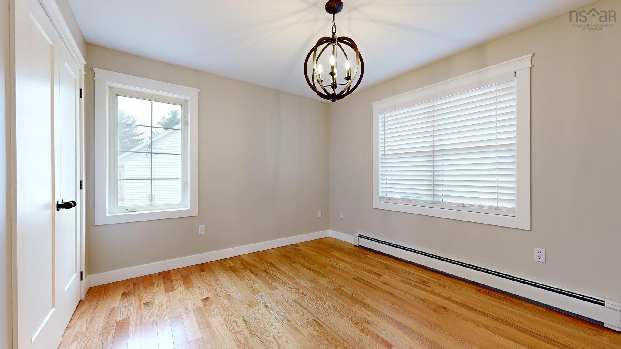 $529,900.00: 1809 Acadia Street, Kingston