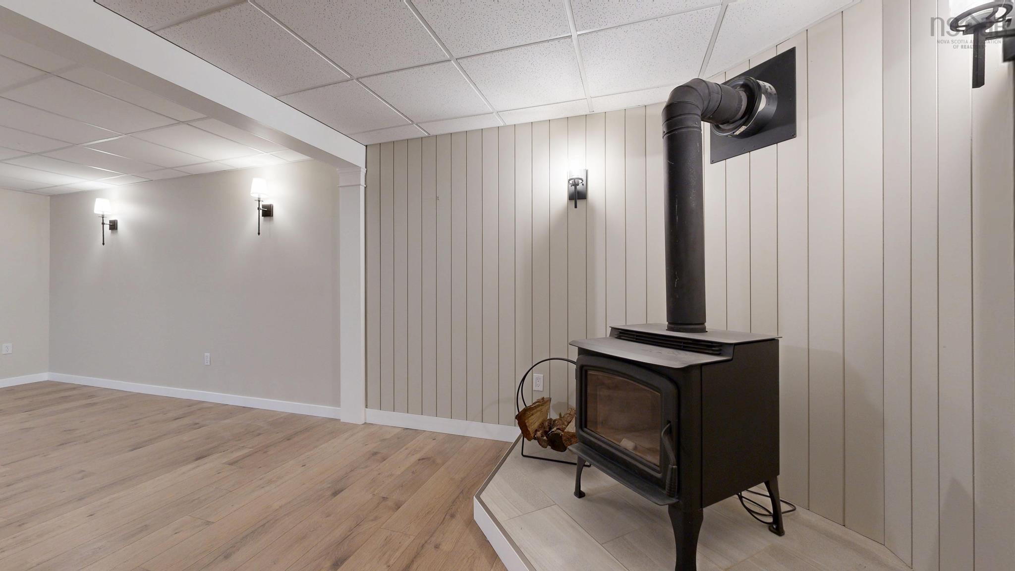 $529,900.00: 1809 Acadia Street, Kingston