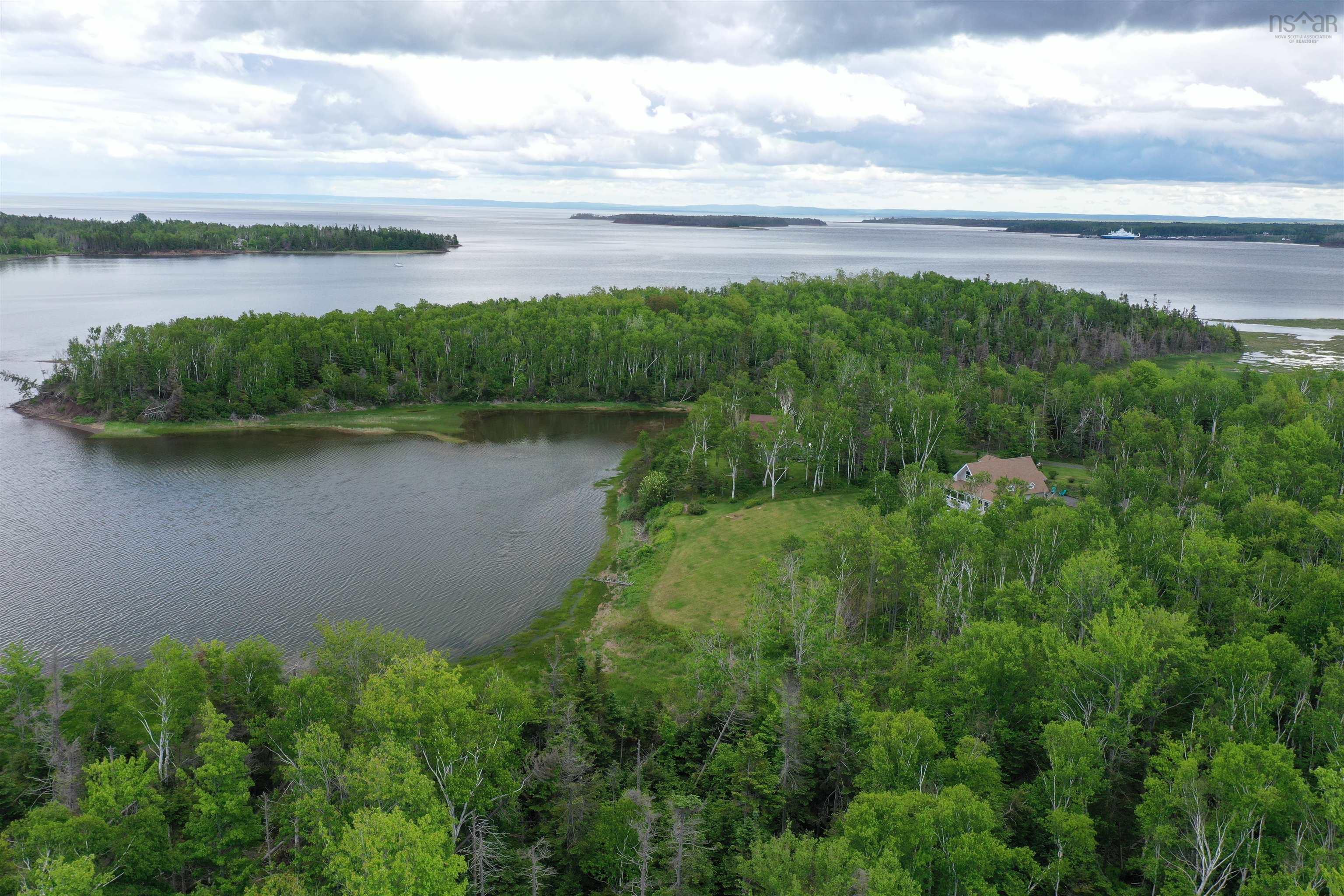 $550,000.00: 1258 Caribou Island Road, Caribou Island