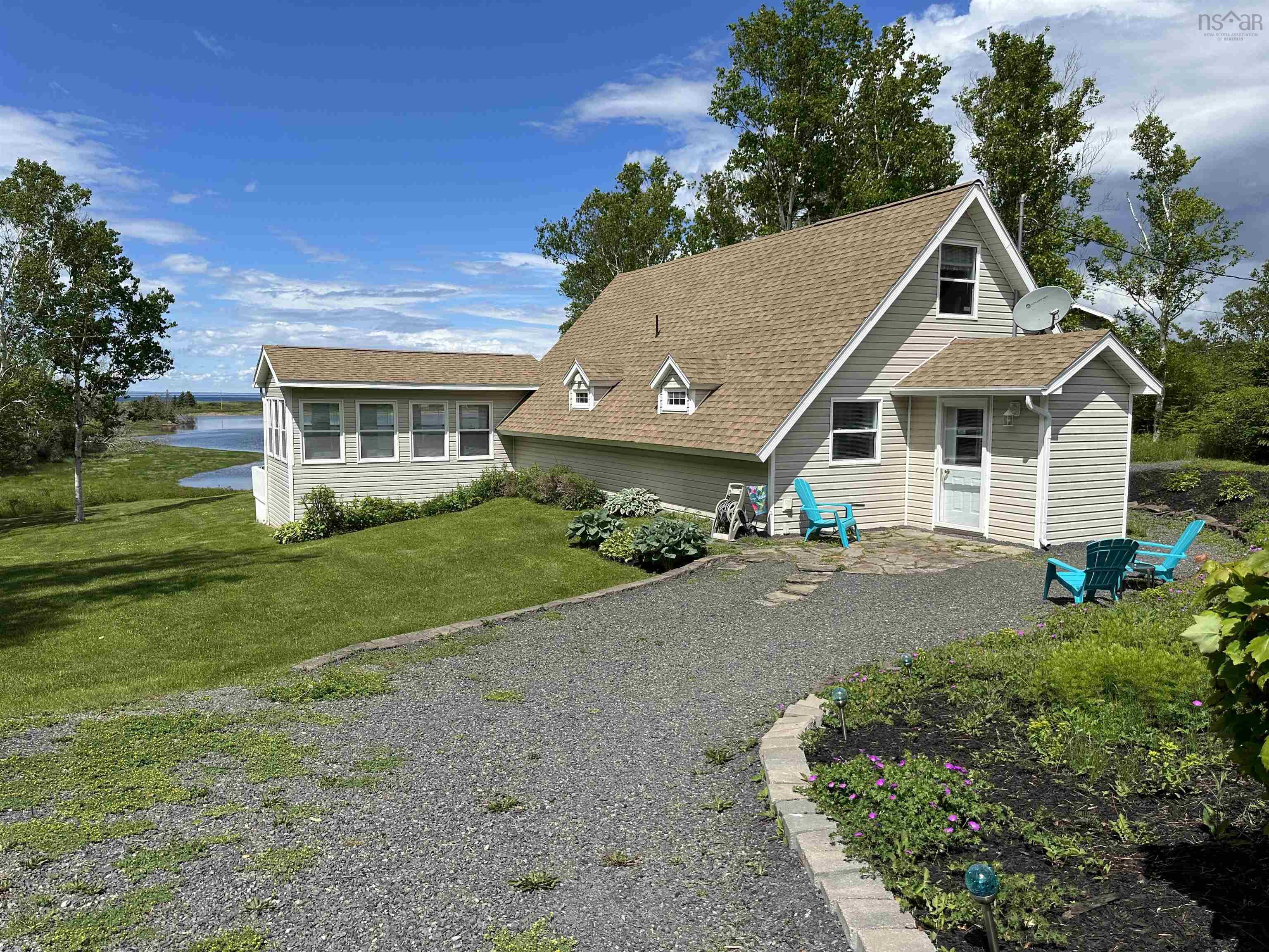 $550,000.00: 1258 Caribou Island Road, Caribou Island
