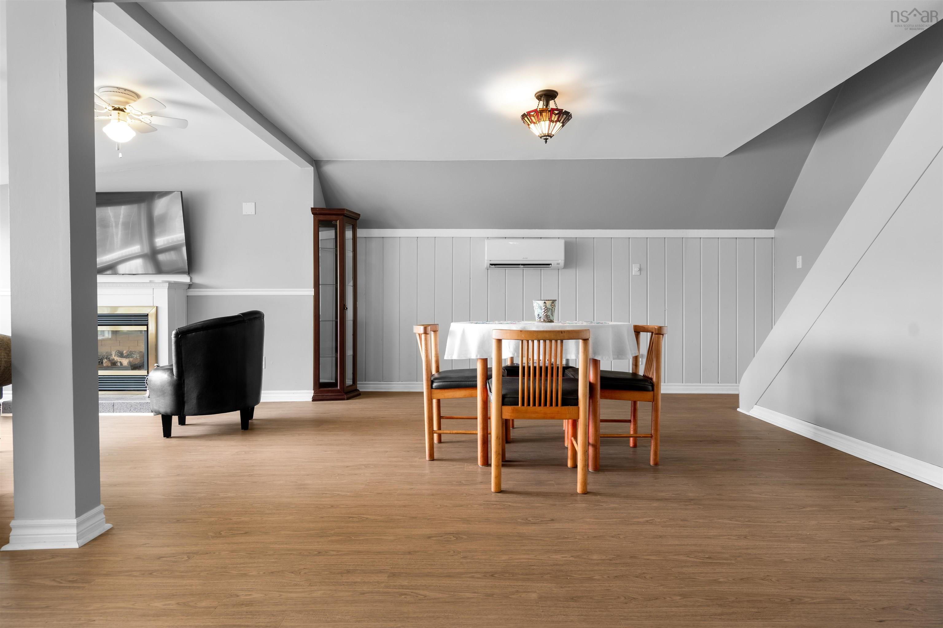 $550,000.00: 1258 Caribou Island Road, Caribou Island