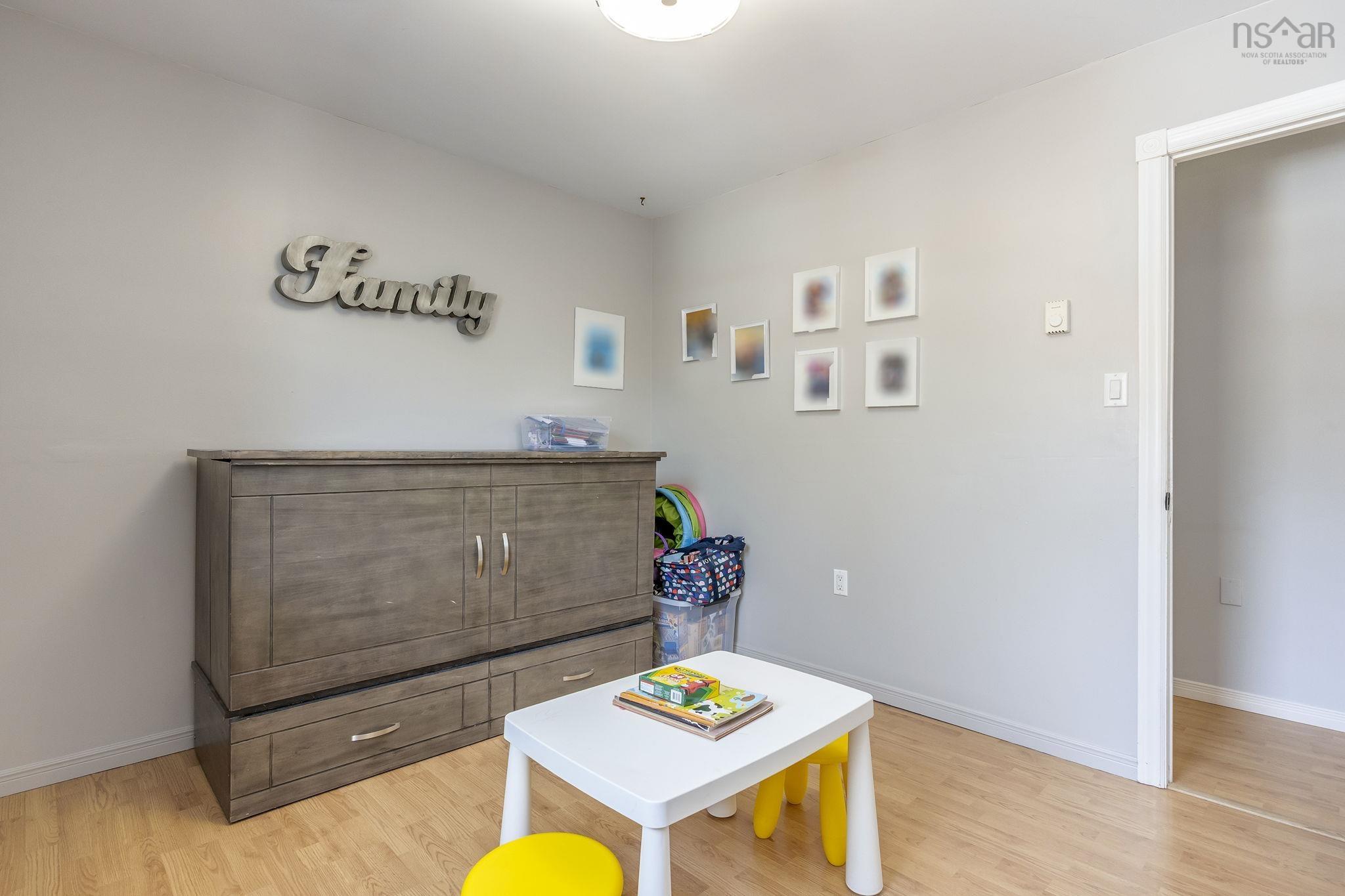 $515,000.00: 868 Shawn Drive Drive, Kingston