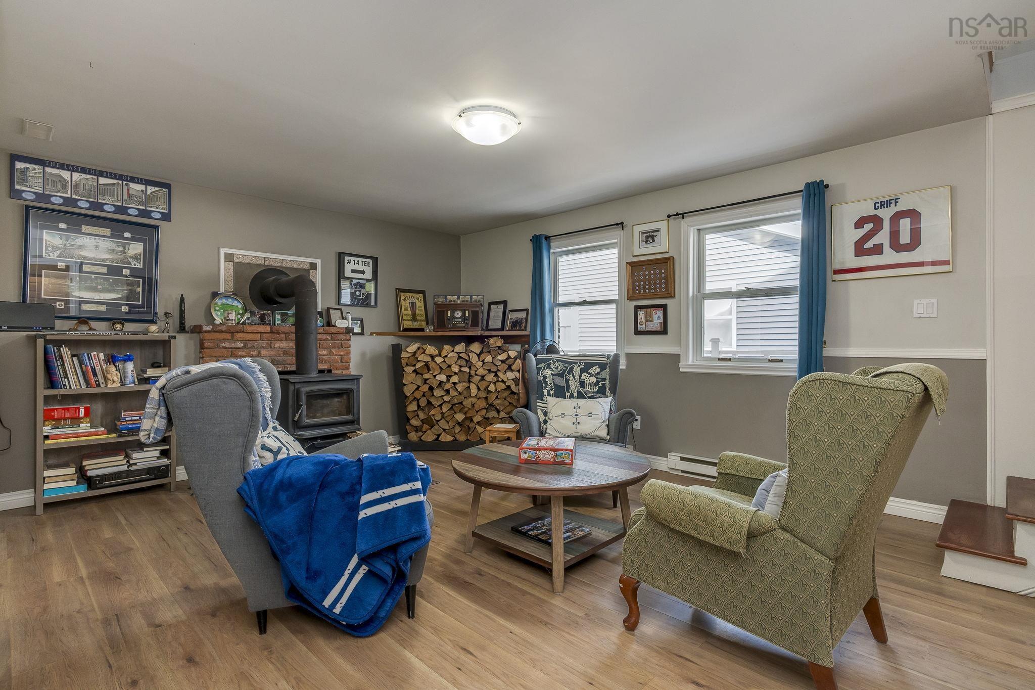 $515,000.00: 868 Shawn Drive Drive, Kingston