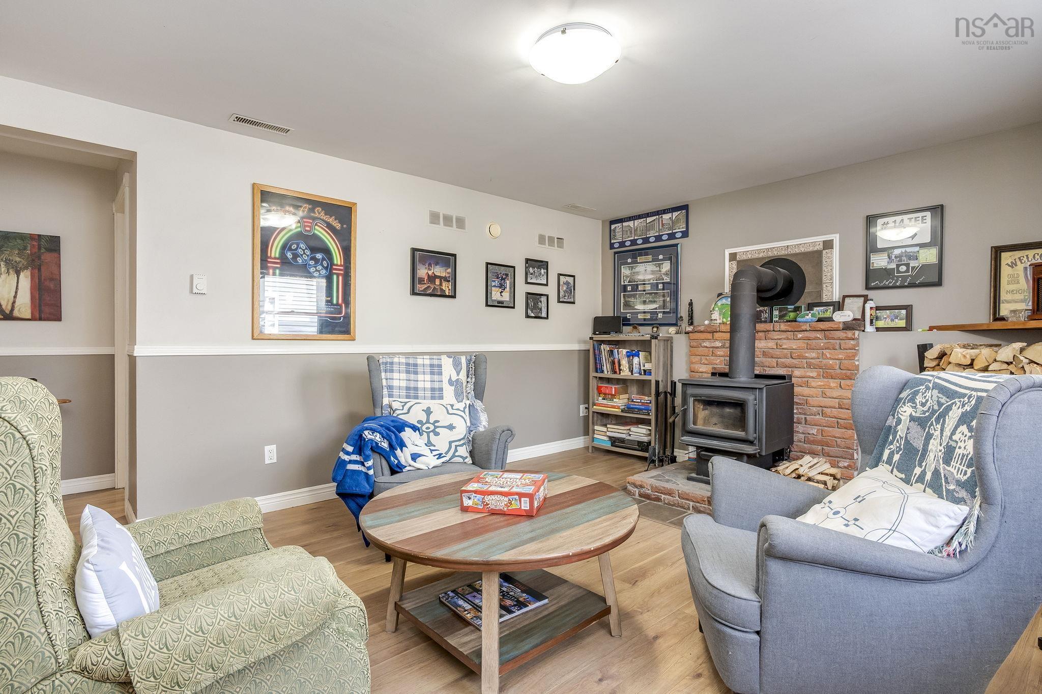 $515,000.00: 868 Shawn Drive Drive, Kingston