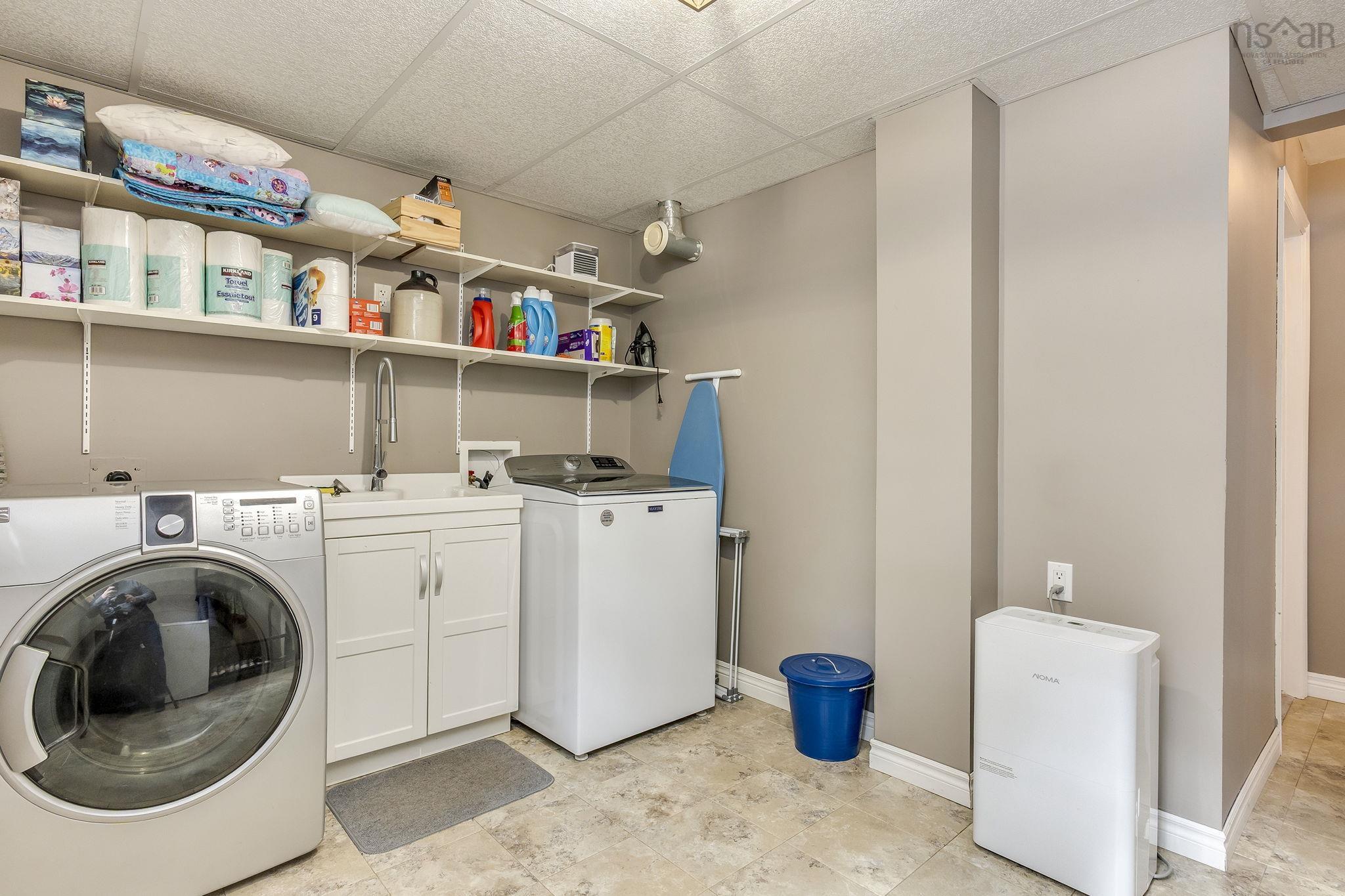 $515,000.00: 868 Shawn Drive Drive, Kingston