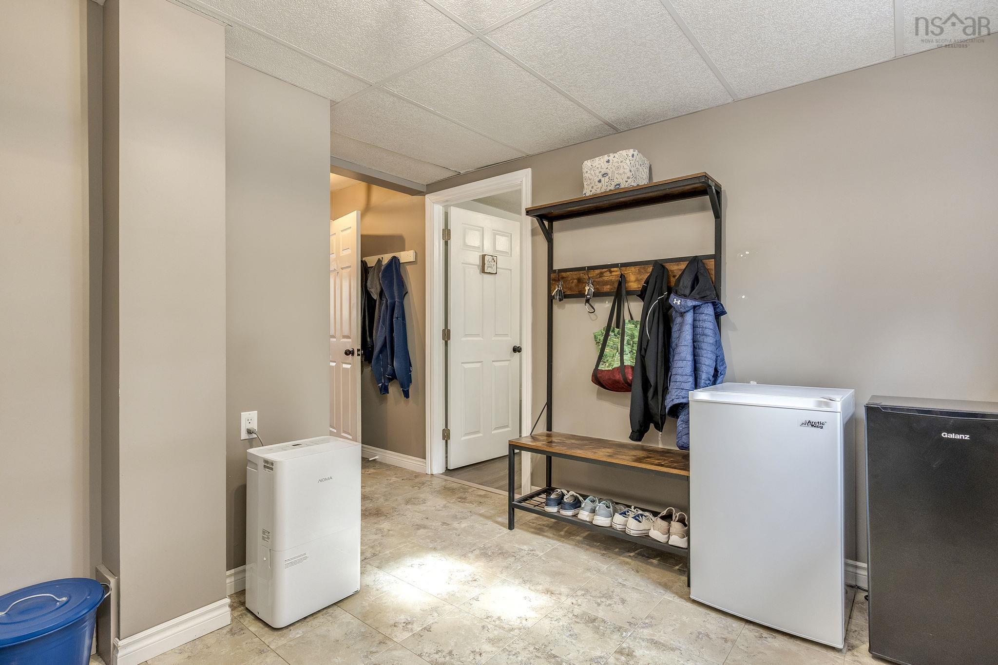 $515,000.00: 868 Shawn Drive Drive, Kingston