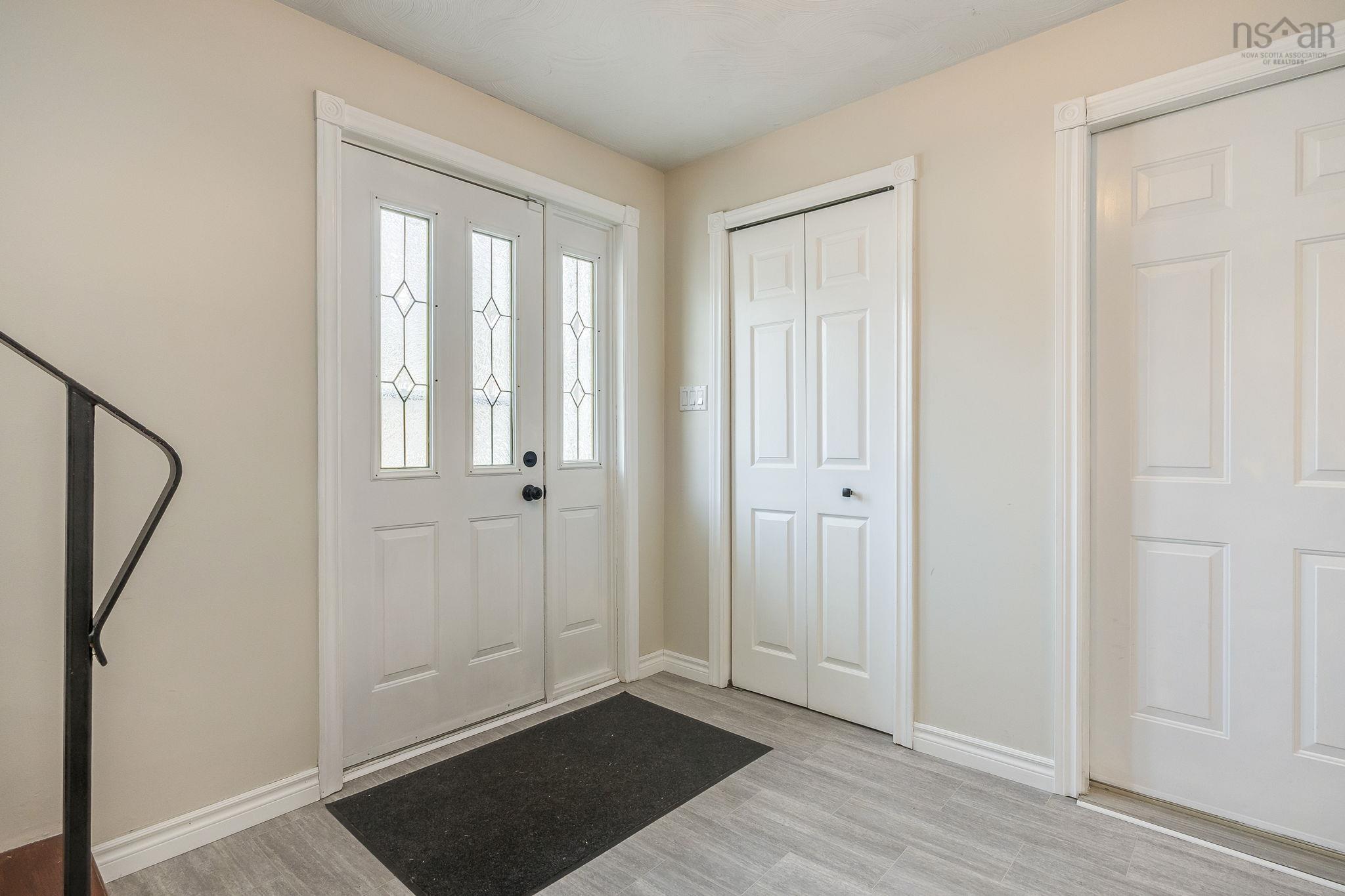 $515,000.00: 868 Shawn Drive Drive, Kingston