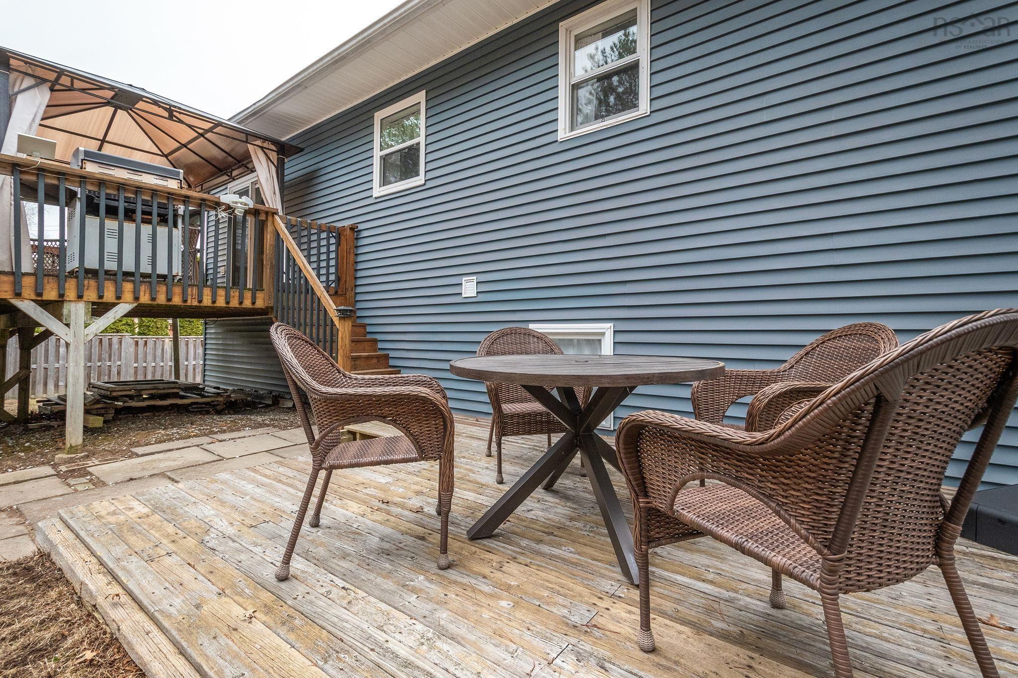 $515,000.00: 868 Shawn Drive Drive, Kingston