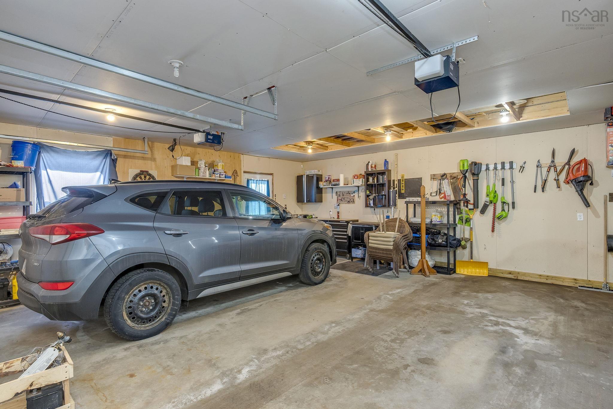 $515,000.00: 868 Shawn Drive Drive, Kingston