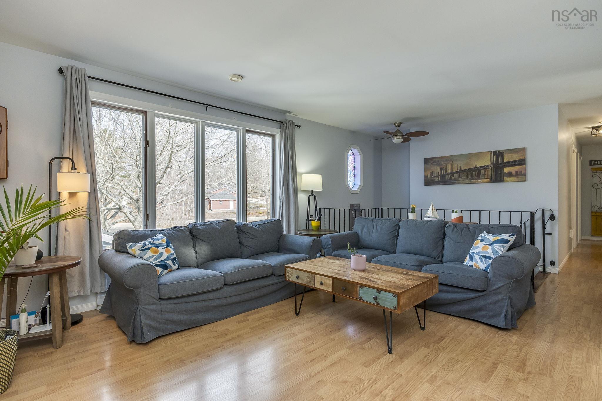 $515,000.00: 868 Shawn Drive Drive, Kingston