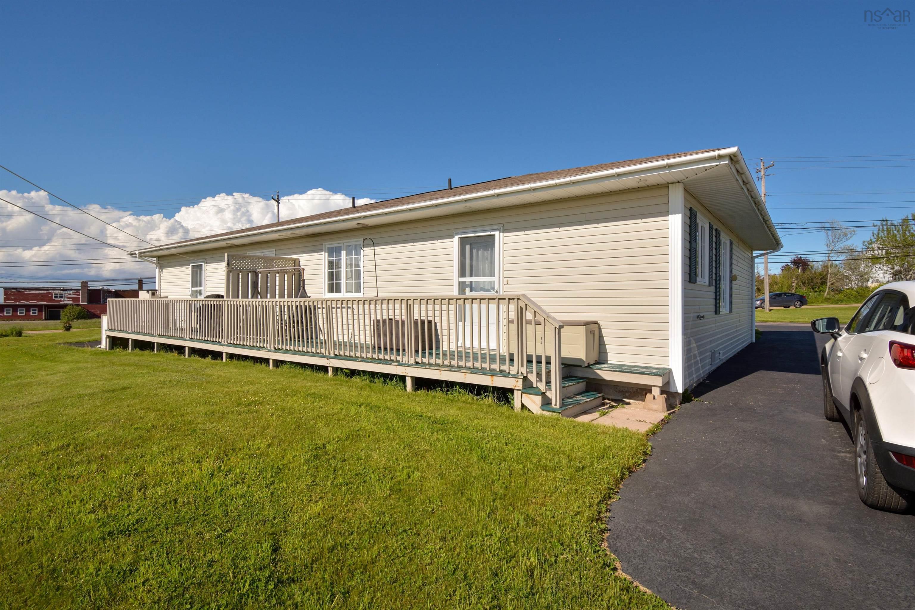 $1,100,000.00: 16 Karl