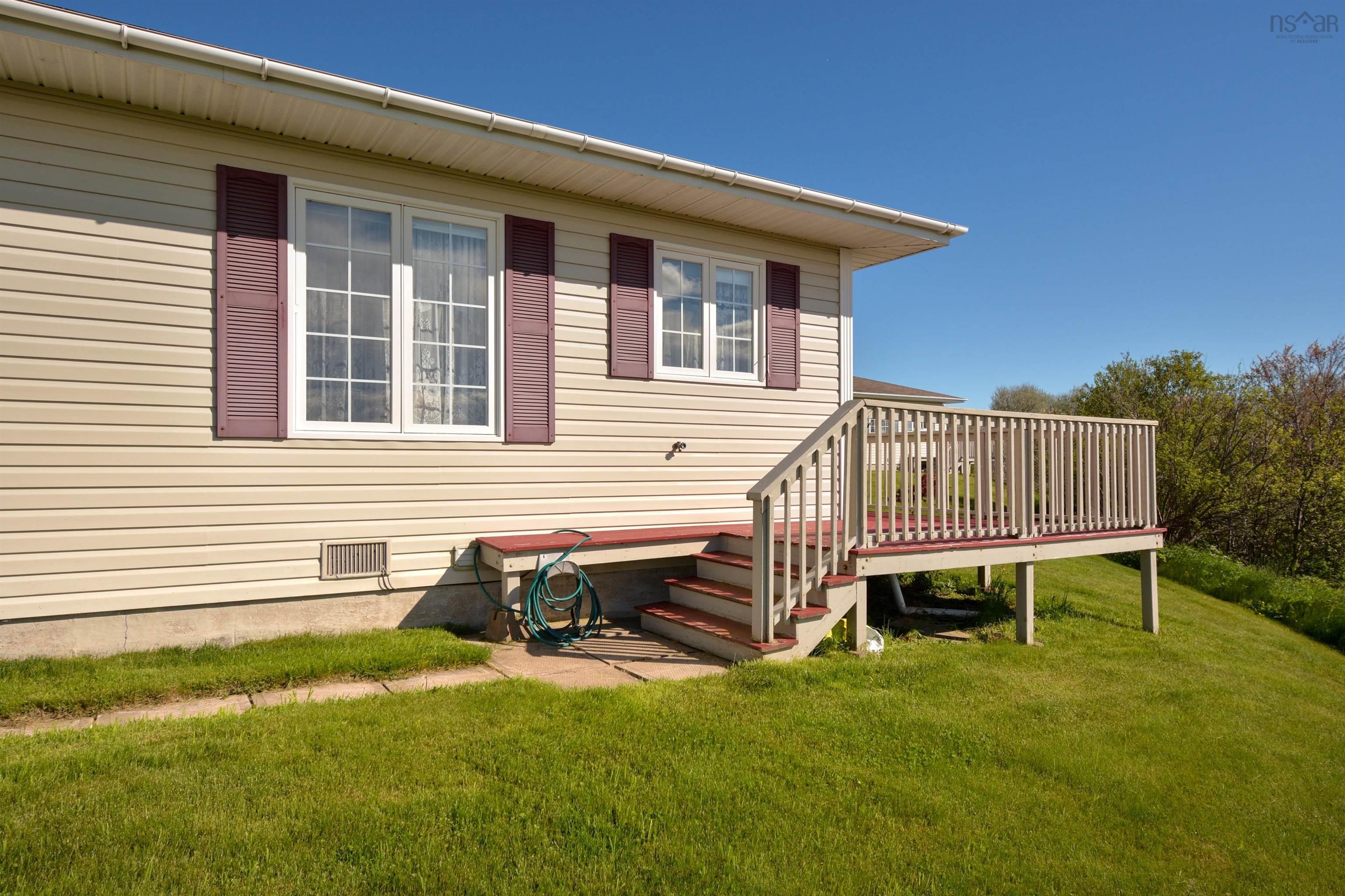 $1,100,000.00: 16 Karl