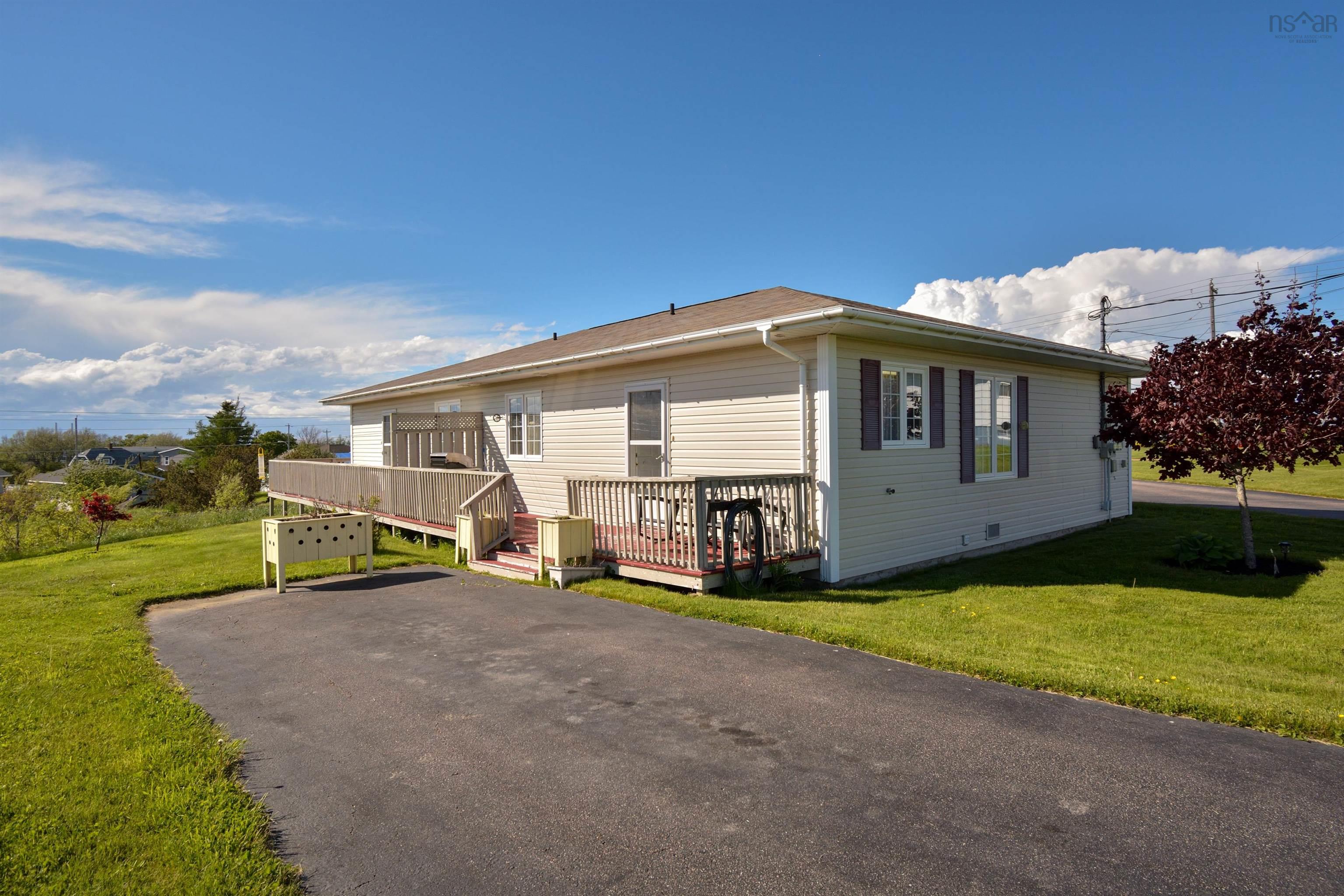 $1,100,000.00: 16 Karl