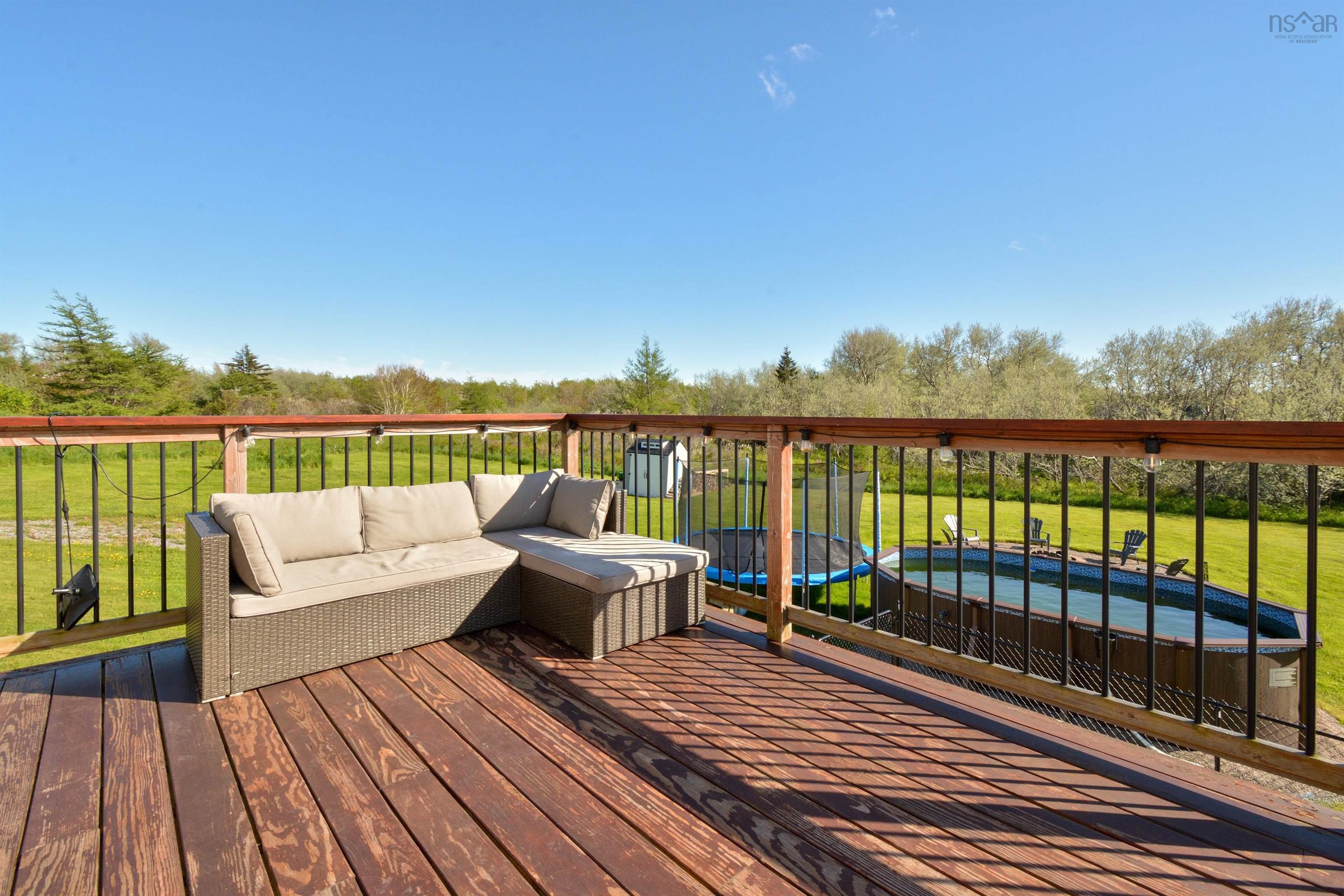 $1,100,000.00: 16 Karl